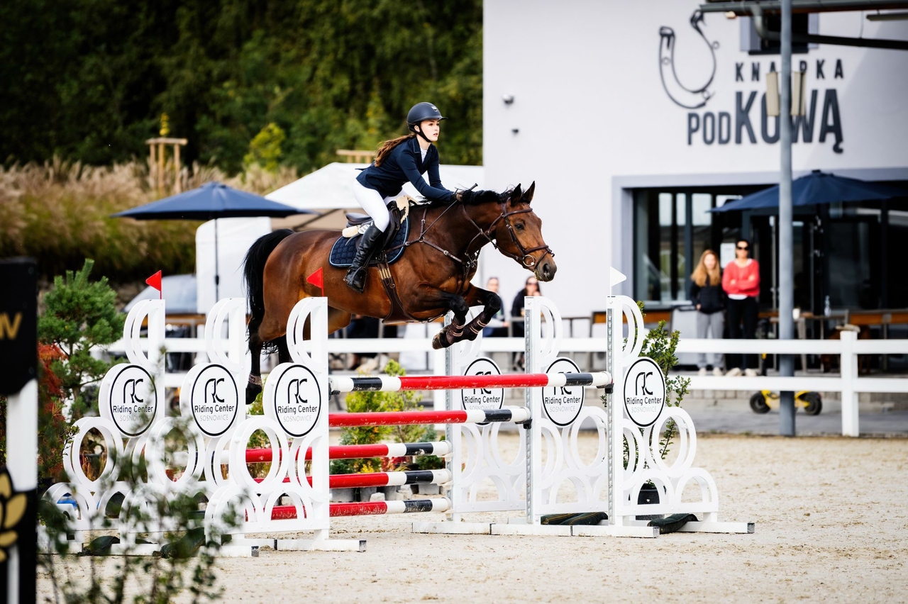 I love GumBits for the fact that working with difficult and demanding horses becomes much easier and more enjoyable. You can improve the comfort of working with a difficult horse in a very friendly way because gumbits do not harm horses in any way.