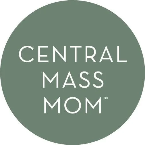 green circle logo for businesses supporting moms in central MA