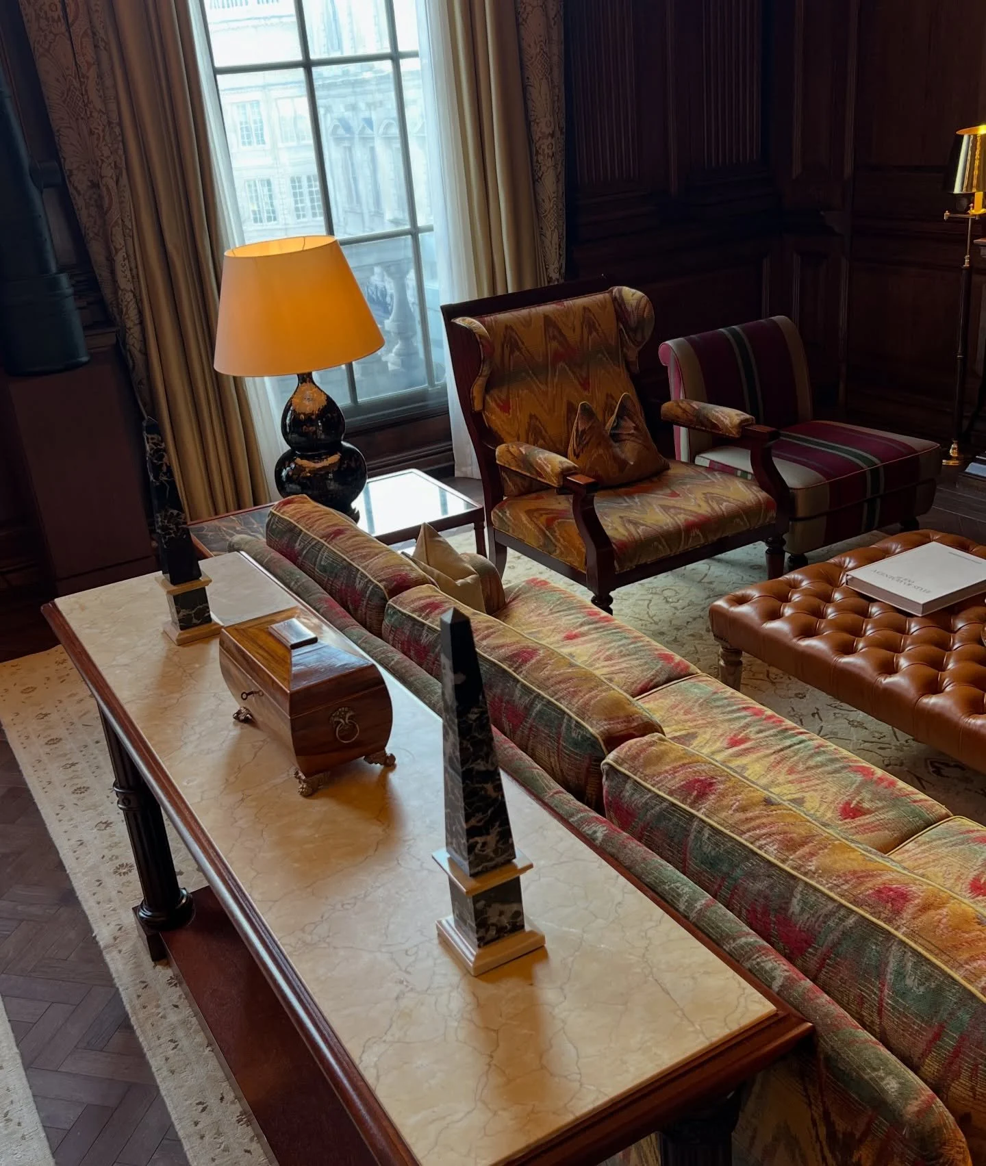 mes favoris de janvier : 
- les folles tapisseries du Raffles
- des pi&egrave;ces color&eacute;es du mus&eacute;e V&amp;A
- quelques picks chez Harrod&rsquo;s
- beaucoup de food