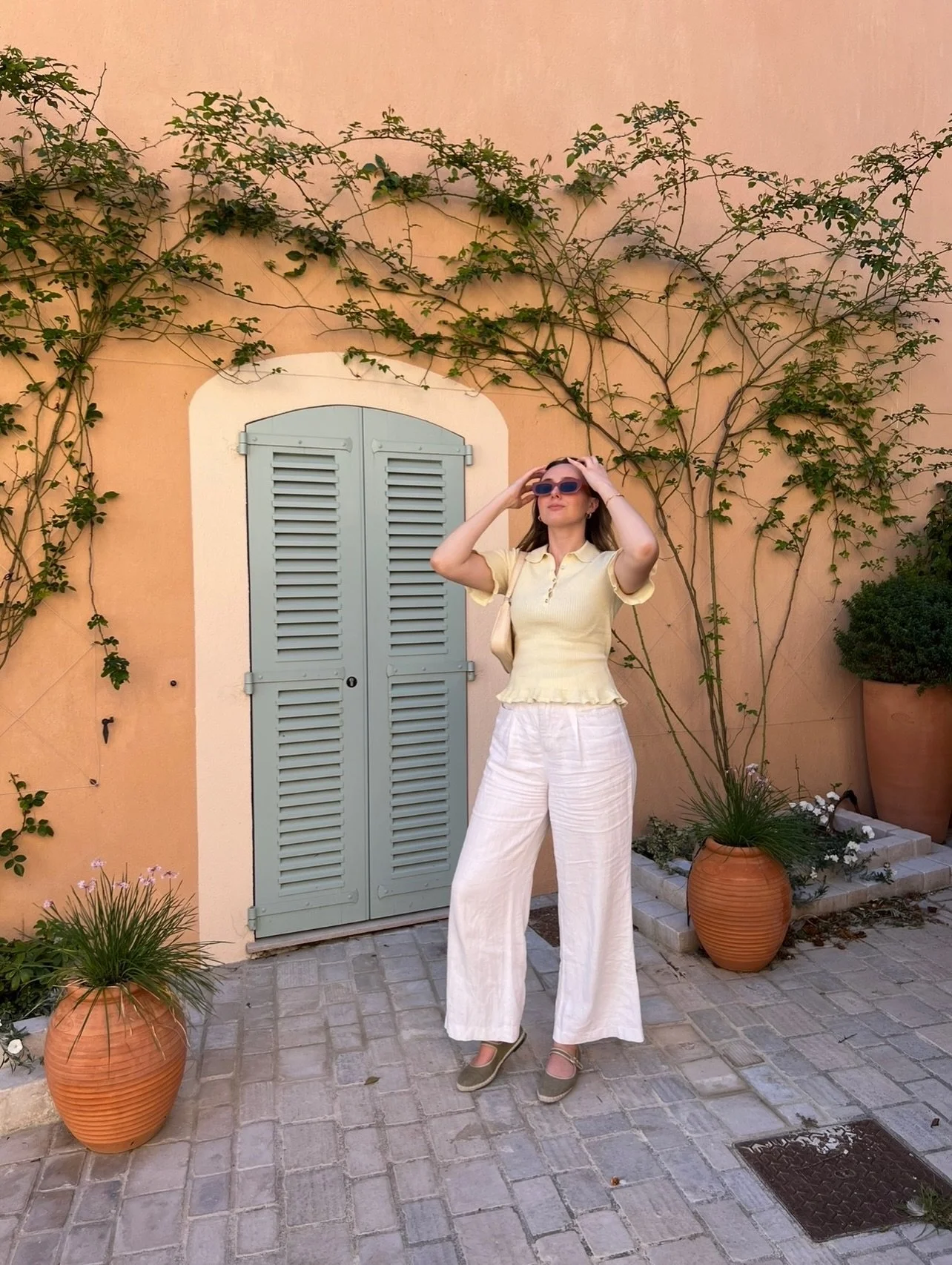 Toujours attach&eacute;e au village de Saint-Tropez o&ugrave; il y a quelques ann&eacute;es, j&rsquo;ai eu la chance d&rsquo;y vivre 6 mois pour une saison d&rsquo;&eacute;t&eacute; dans l&rsquo;un des plus beaux palaces de la c&ocirc;te.

A chaque f