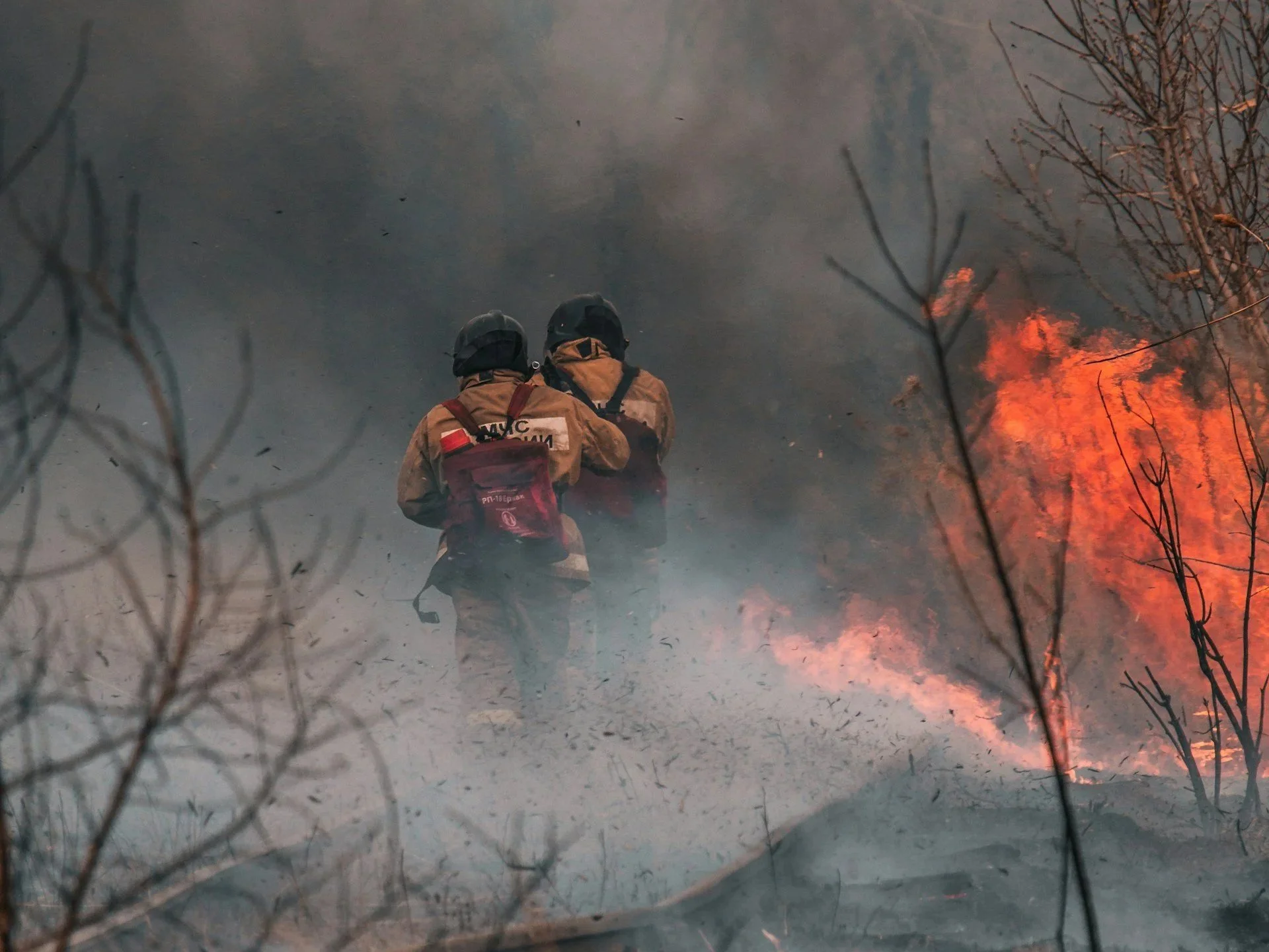 Brandsläckning på hög höjd! 
När bergen står i brand får deltagarna visa vad de går för. 
