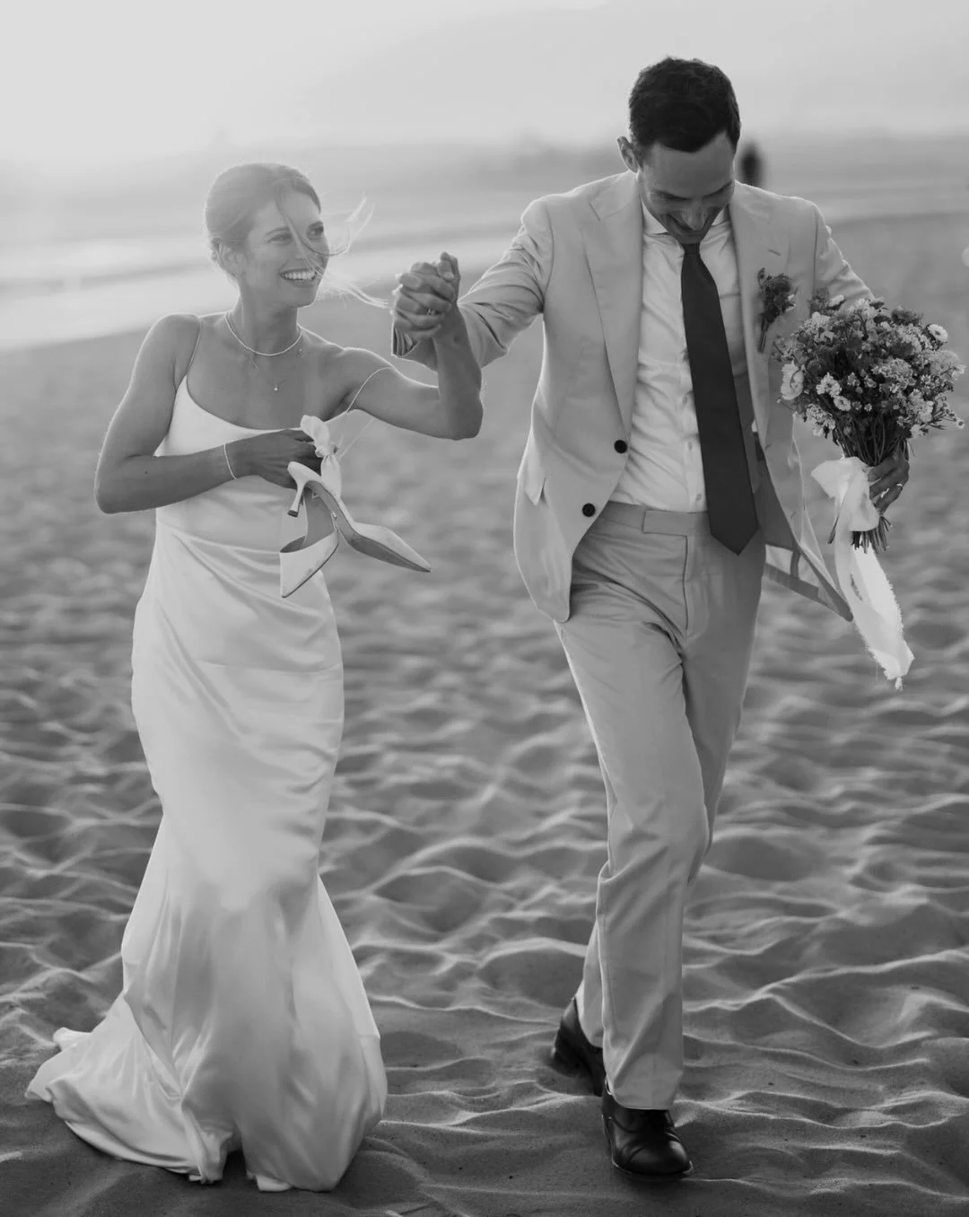 Summer elegance by the sea. Jonathan Club, Santa Monica, Beach

Amanda &amp; Josh&rsquo;s wedding &mdash; timeless, effortlessly California.

Amanda in @alexandragrecco ✨

#JonathanClubWedding #SantaMonicaWedding #CaliforniaWedding #BeachWedding #Wed