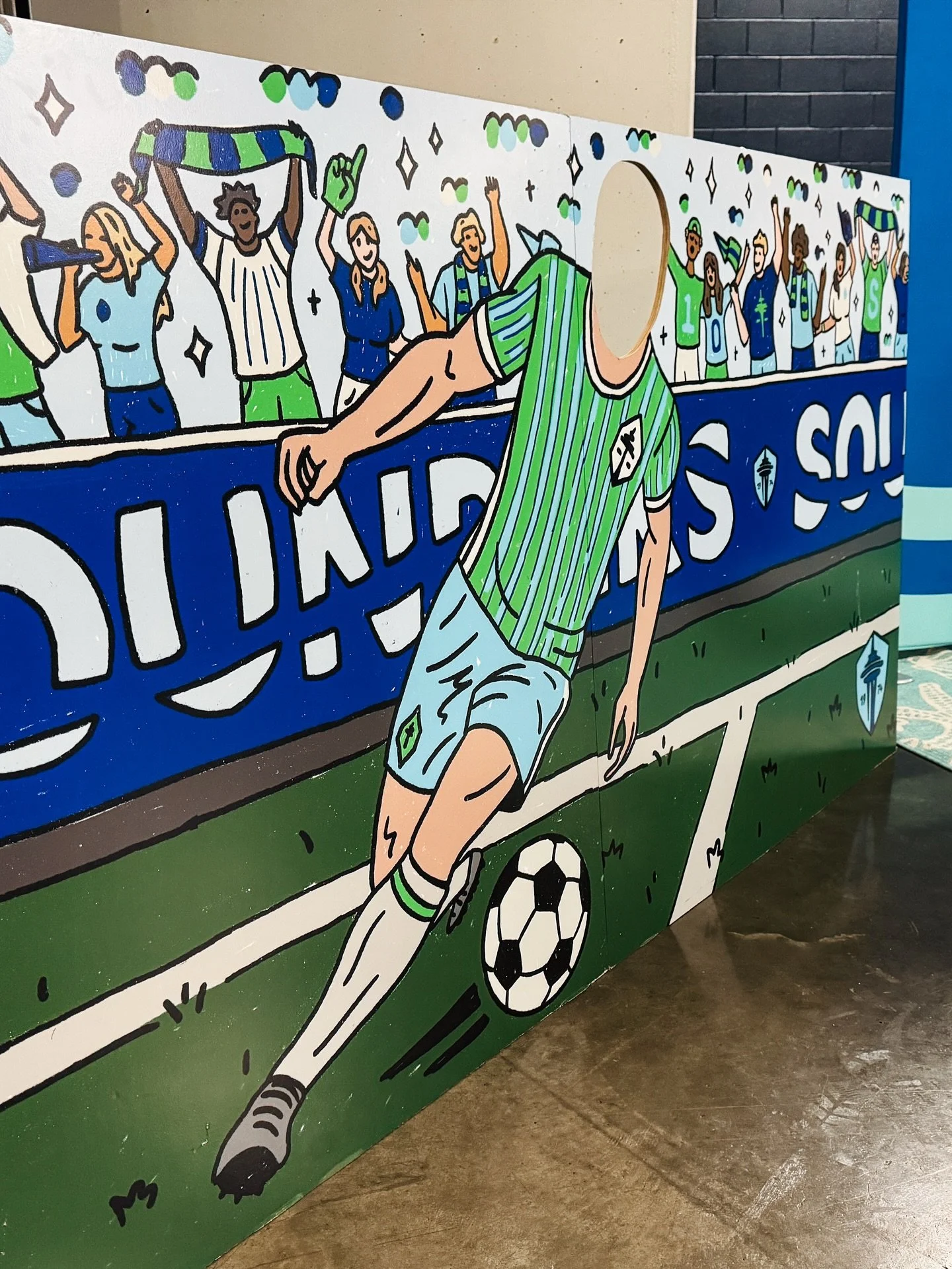 Teamed up with the @soundersfc to design this fun face-in-hole board for the kiddos! 

Last night I finally saw it in action and it was really cool to see so many people excited to take photos and share their Sounders pride with artwork I created!!


