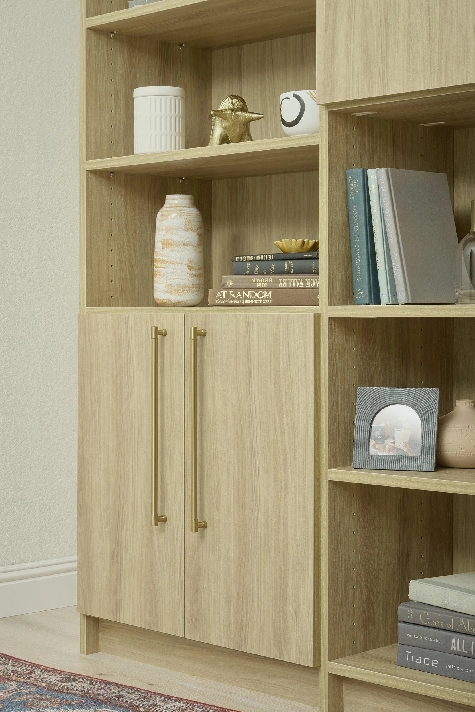Dakota-Flat-Panel-Book-Nook-Close-Up-Bottom-April-2023.jpg