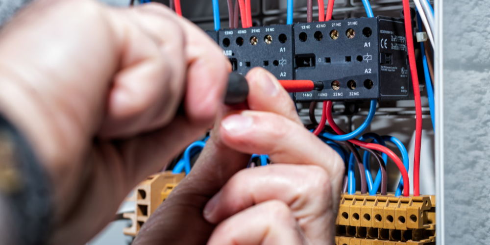 ⚡ Is It Time to Upgrade Your Electrical Panel?