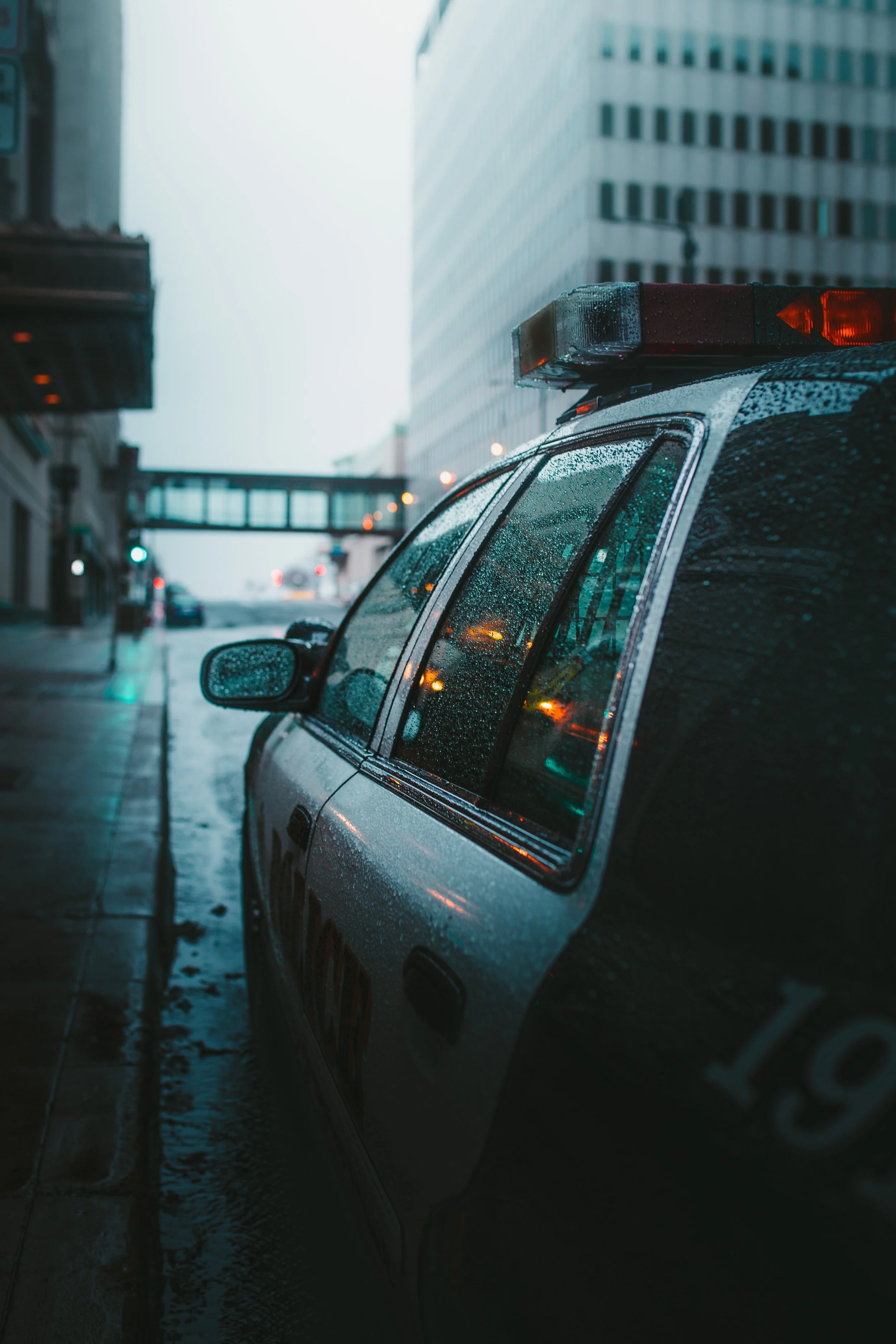 car-police-car-rain-2422269.jpg