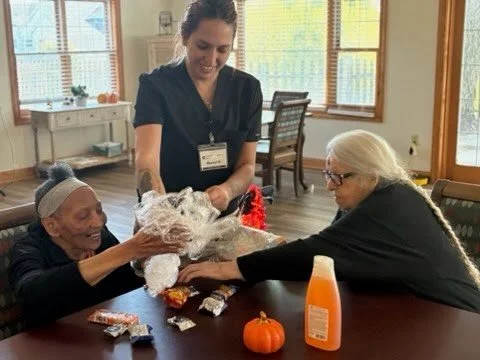 Unwrap the fun! 🎁 Our residents had a blast taking on the Saran Wrap challenge, one layer at a time! 
.
.
.
#AssistedLiving #SeniorLiving