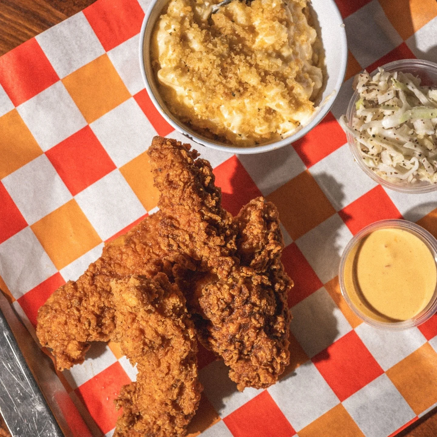 #Doomscrolljng never made anyone happier. #FriedChicken is a much better alternative for you and the world 🥰