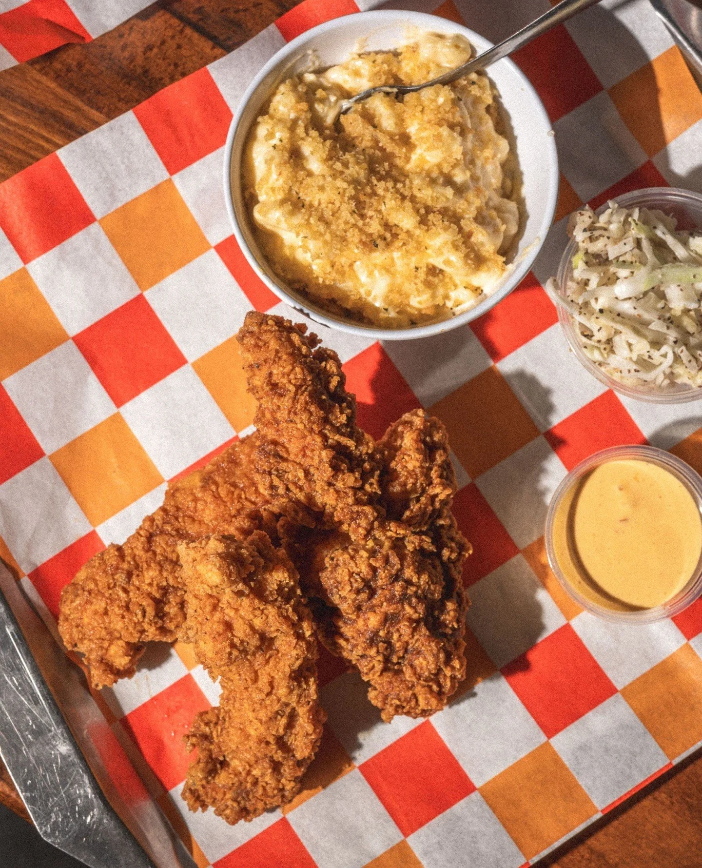 Hey friends, we're taking the day off for #TurkeyDay. Will be back tomorrow starting at 11 am here @grazenorthloop!