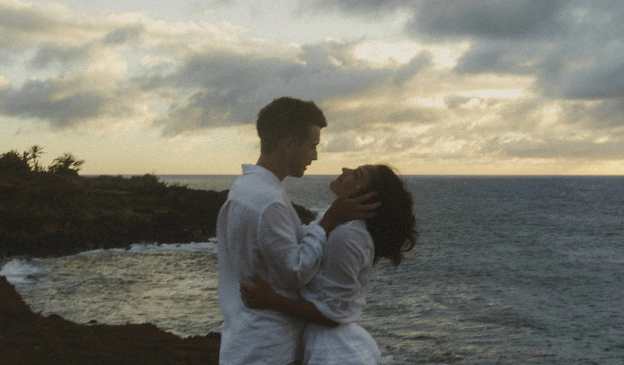 hawaii-cinematic-couples-photographer80.jpg