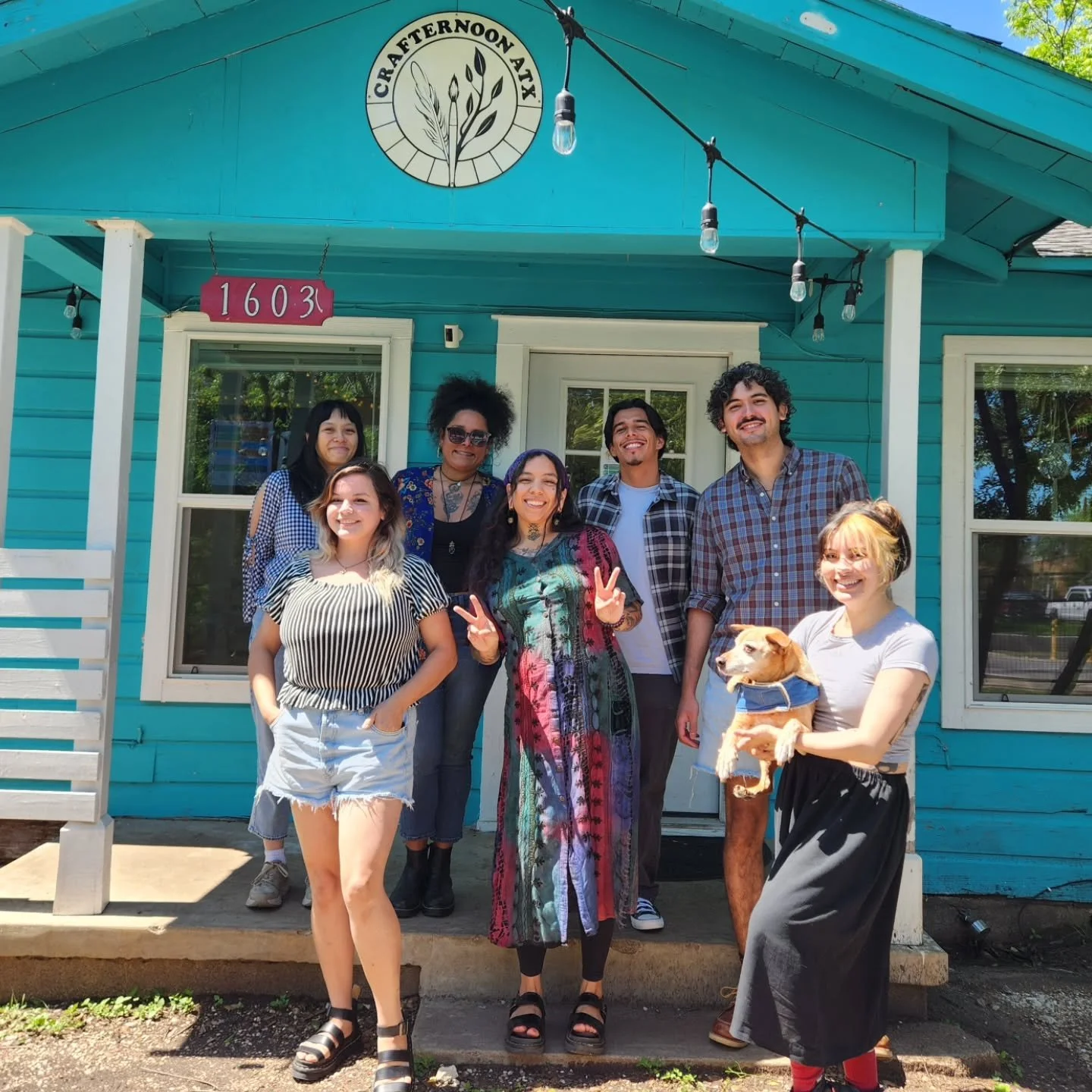 🌈Get to know the Crafternoon team! 

Hang with us during our Open House event May 25th in our studio. Hear a little bit about what we have planned for summer camps and what who we are as independent artists. 

🗓 Monday, May 25th

🕦 11am-2pm: Kid-F