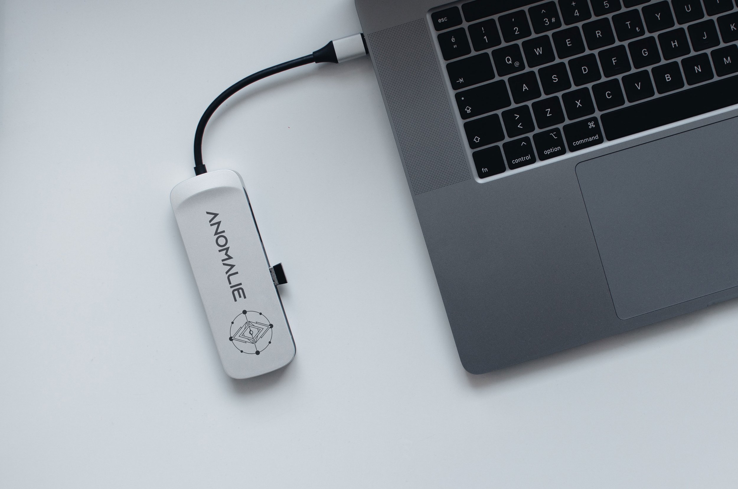 Anomalie.USB.PC.Mock.Up.01.jpg