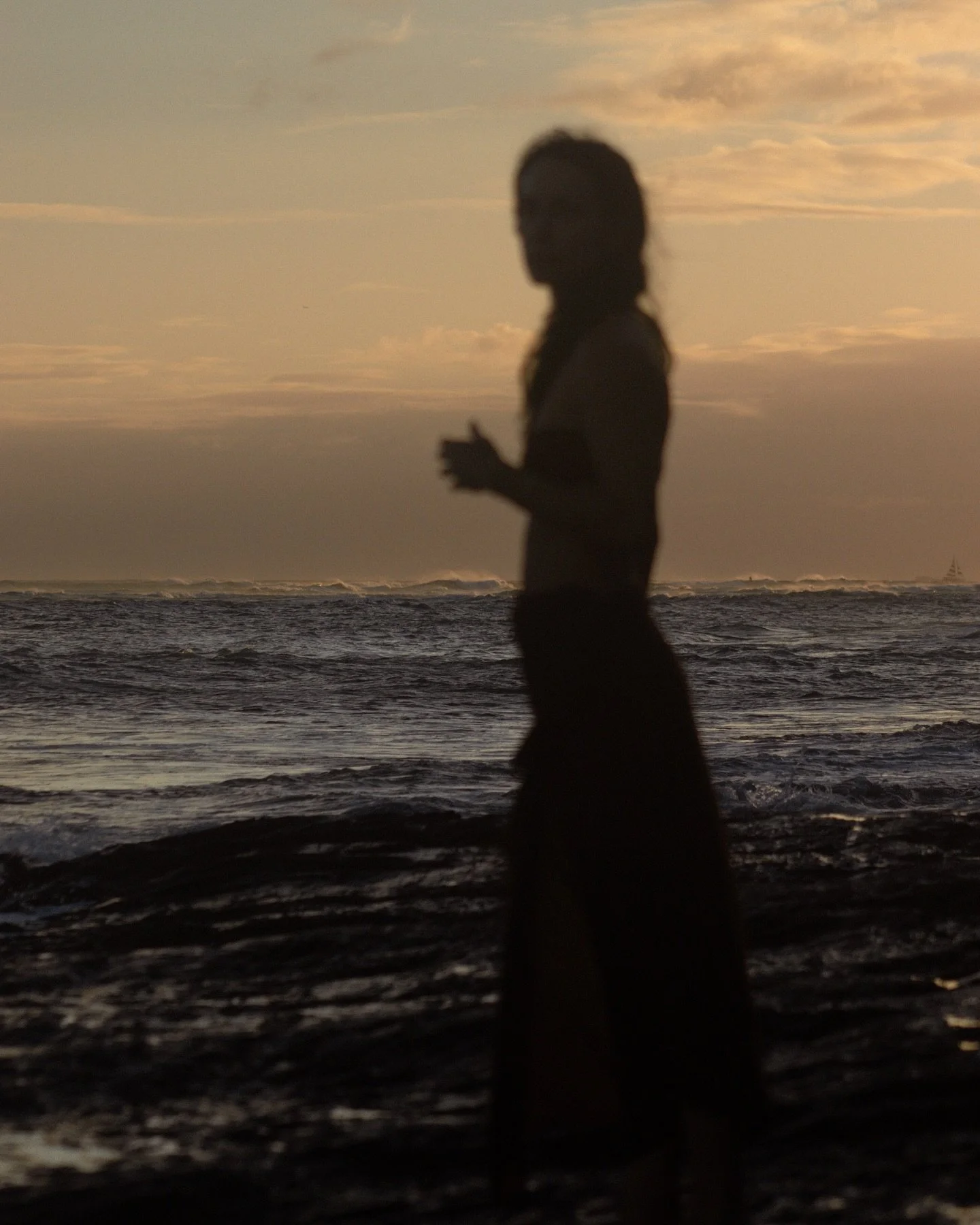 Leo Szn // The invitation from this archetype is asking us to bring forth our pure creativity from the heart space, from our authentic desires. To create whatever that thing is that lights you up just because you purely enjoy doing it, not for the mo