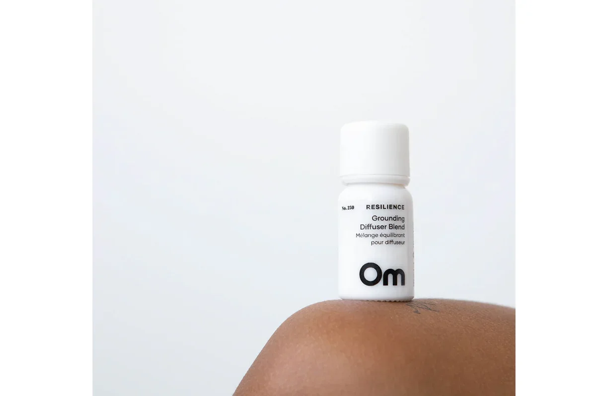 om-reilience-grounding-diffuser-blend-brees-brow-lounge-chilliwack-canada-4.webp