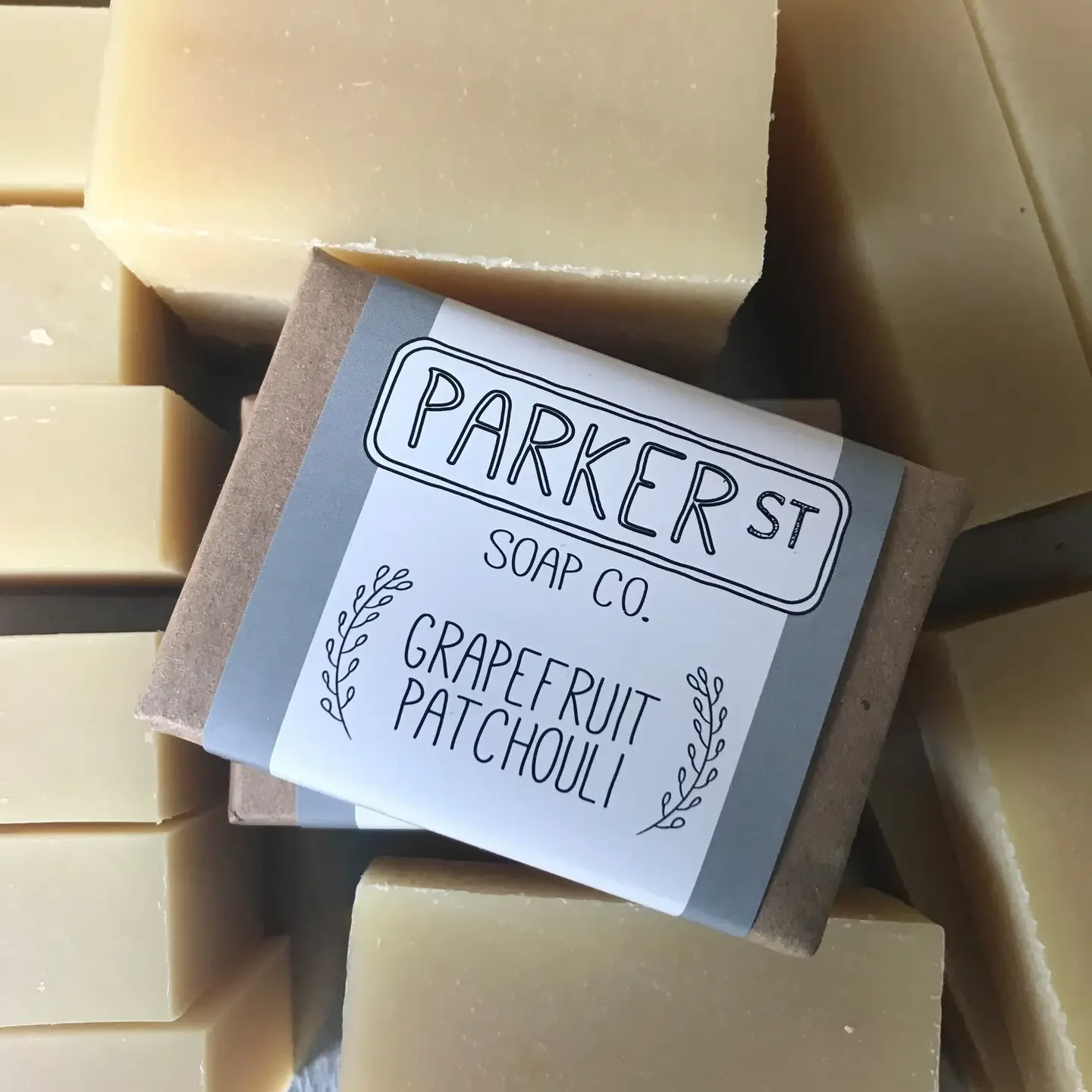 parker-street-soap-co-grapefruit-patchouli-bar-soap-brees-brow-lounge-and-beauty-bar-chilliwack-2.webp