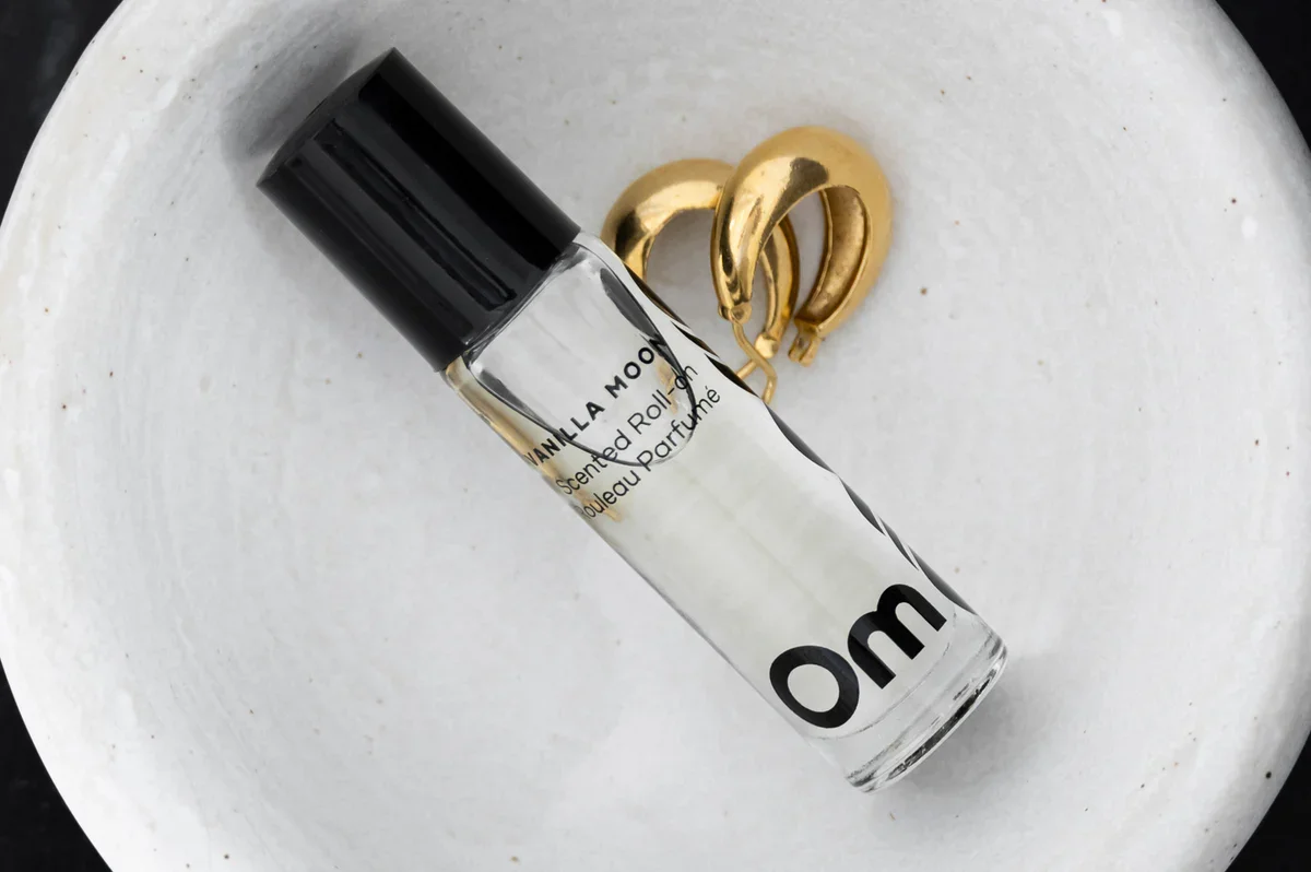 om-vanilla-moon-scented-roll-on-brees-brow-lounge-chilliwack-4.webp