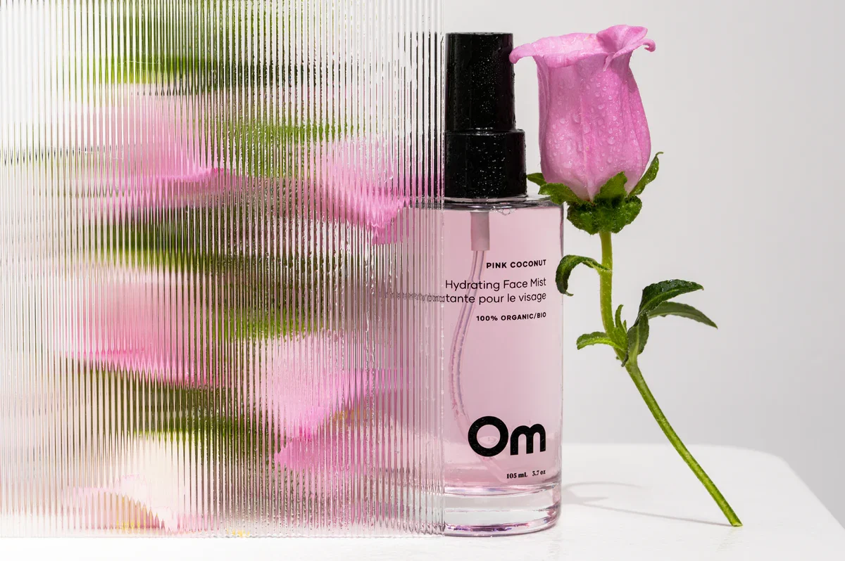 om-pink-coconut-hydrating-face-mist-brees-brow-lounge-4.webp