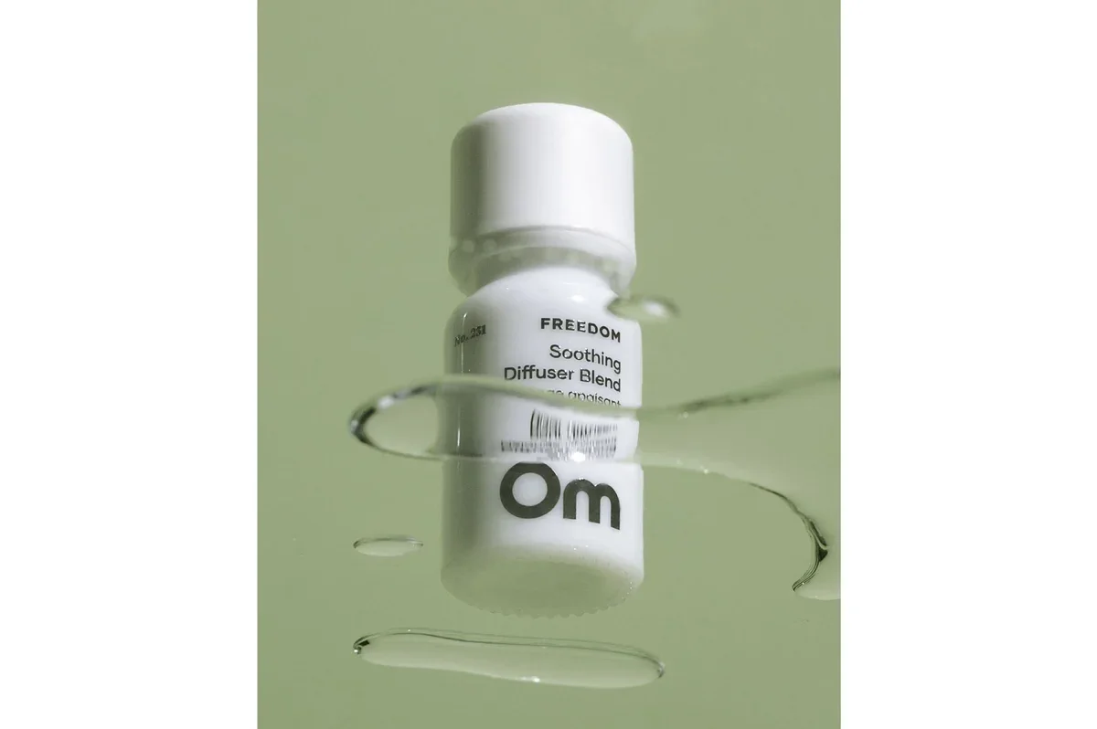 om-freedom-soothing-diffuser-blend-brees-brow-lounge-chilliwack-canada-6.webp