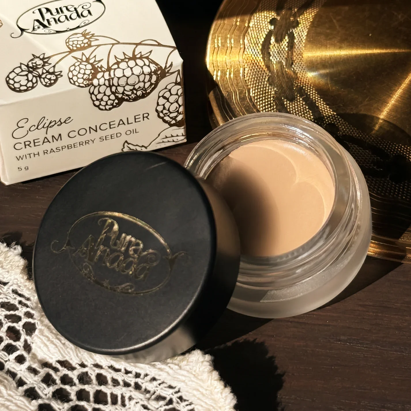 pure-anada-cream-concealer-brees-brow-lounge-chilliwack-ultra-fair-2.webp