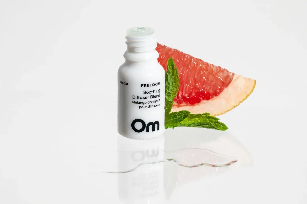 om-freedom-soothing-diffuser-blend-brees-brow-lounge-chilliwack-canada-2.webp