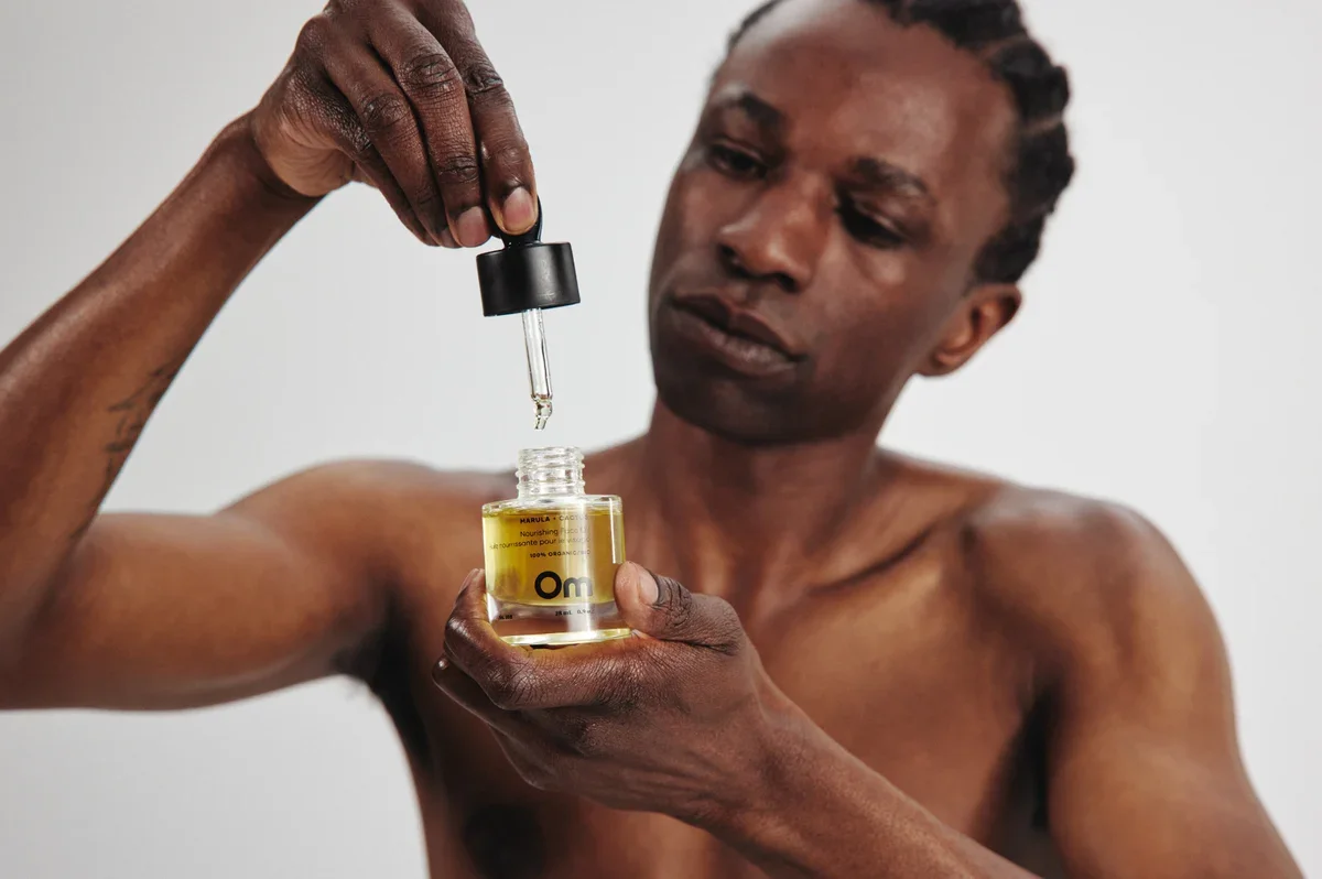 om-mrula-cactus-nourishing-face-oil-brees-brow-lounge-chilliwack-6.webp
