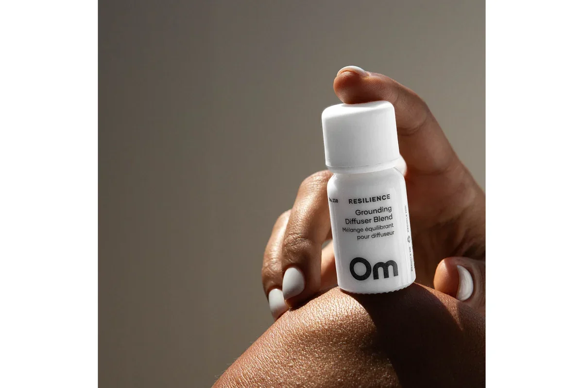 om-reilience-grounding-diffuser-blend-brees-brow-lounge-chilliwack-canada-6.webp