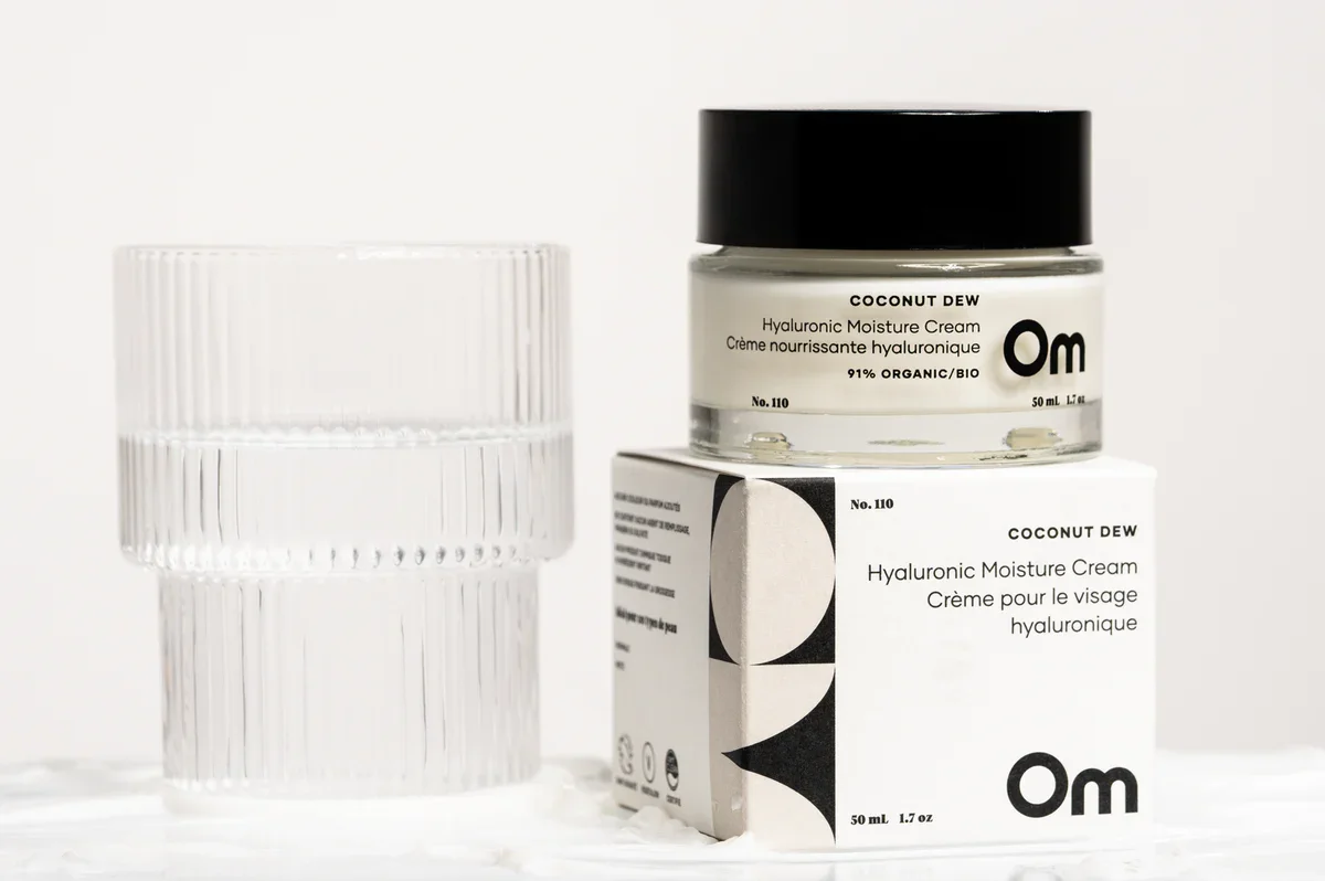 om-coconut-dew-hyaluronic-moisture-cream-brees-brow-lounge-6.webp