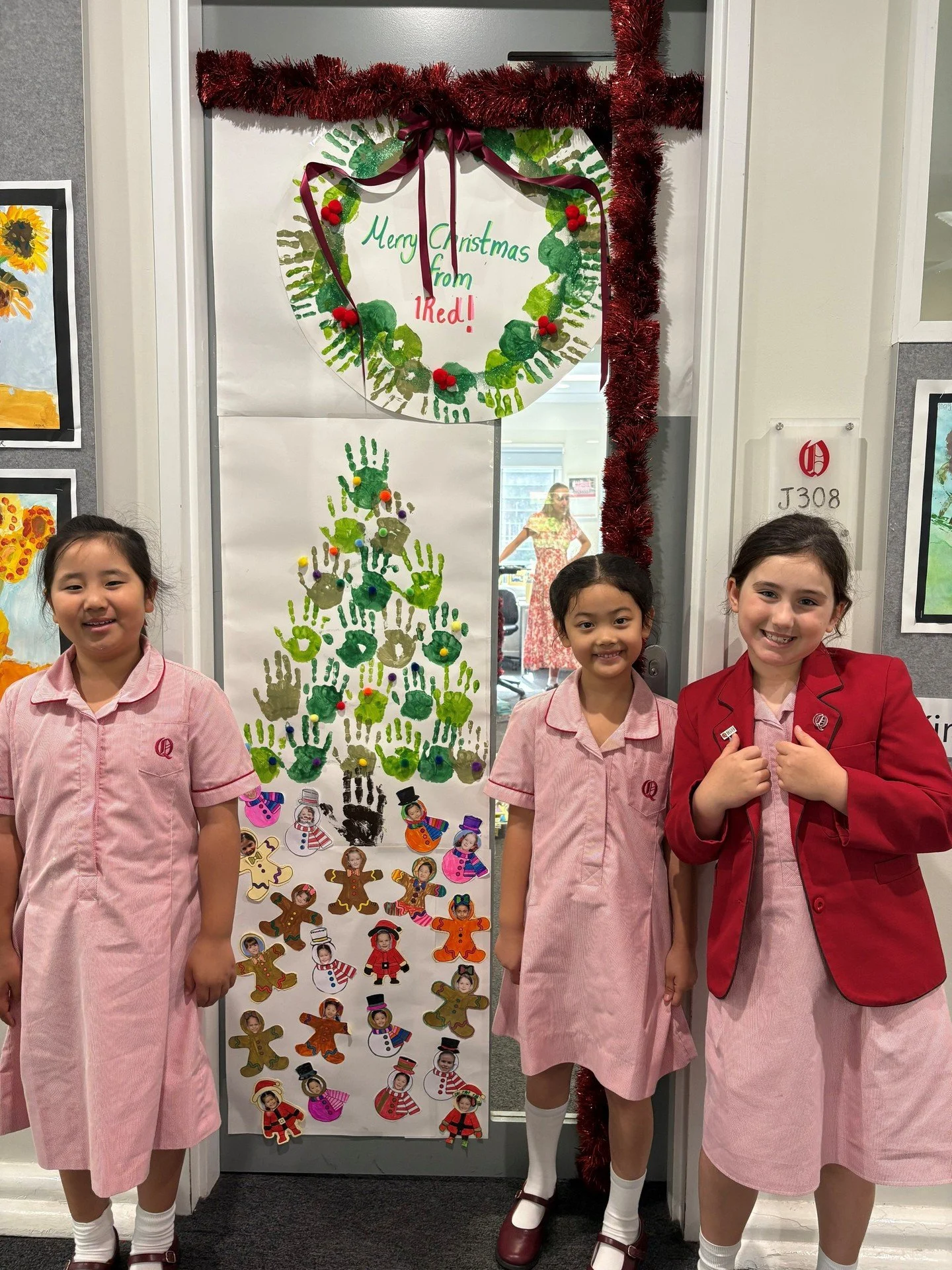 Our Junior School students have embraced the festive cheer, showing off their creative skills and decorating their classroom doors for a competition.

Do you have a favourite? 

#queenwood #aschoolofherown #girlswholead #sydneyschools #mosman
