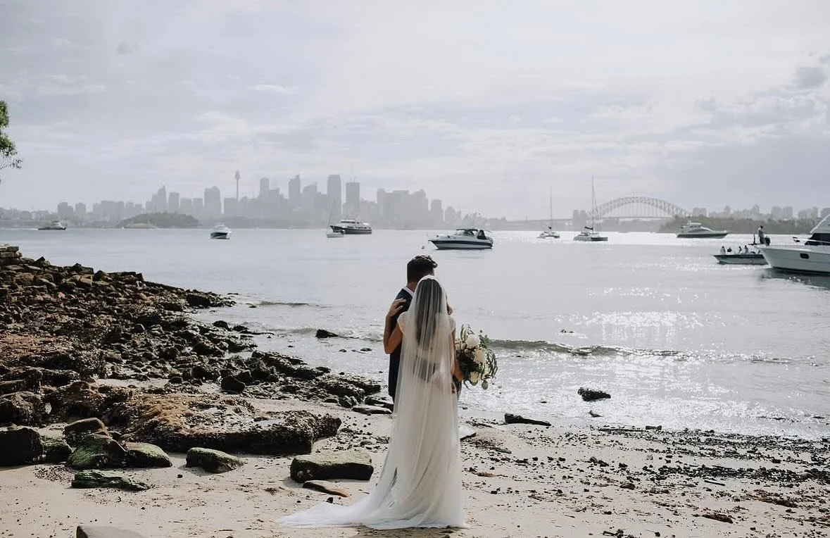 Sydney Harbour never disappoints for wedding photos
 📷 @tillyclifford 
@atholhallvenue 
#sydneywedding #sydneycelebrant #sydneyweddingcelebrant #sydneyharbour #sydneyweddings