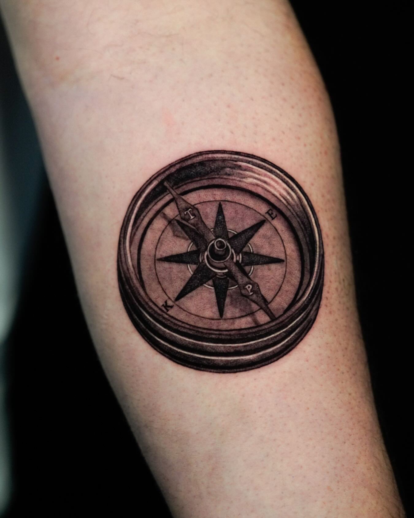 I’d love to tattoo more nautical pieces like this!
Please visit my website for booking info 🙏
#clearwaterflorida #clearwatertattoos #nauticaltattoos #compasstattoo