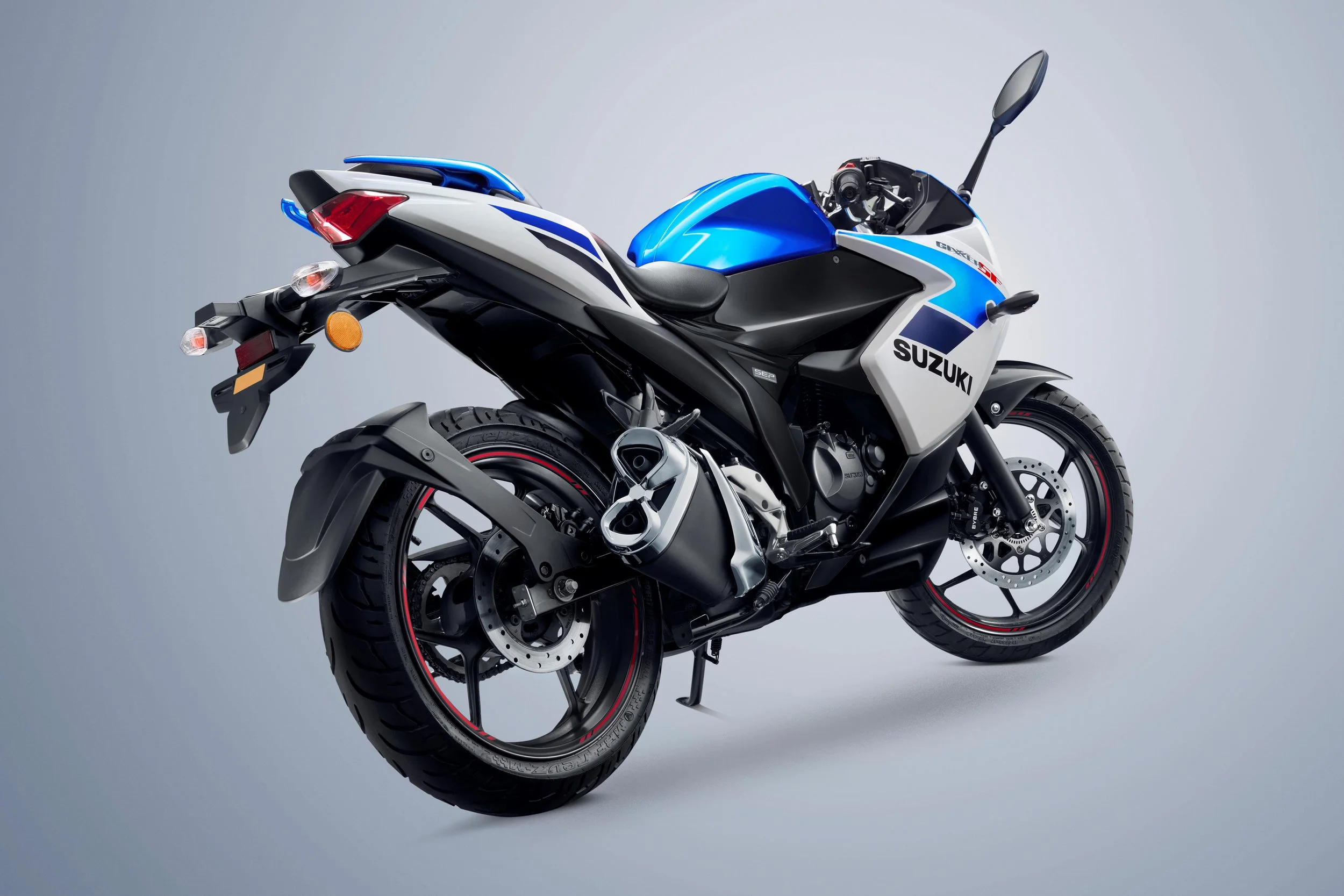 GIXXER_BACK_WORK_3.jpg