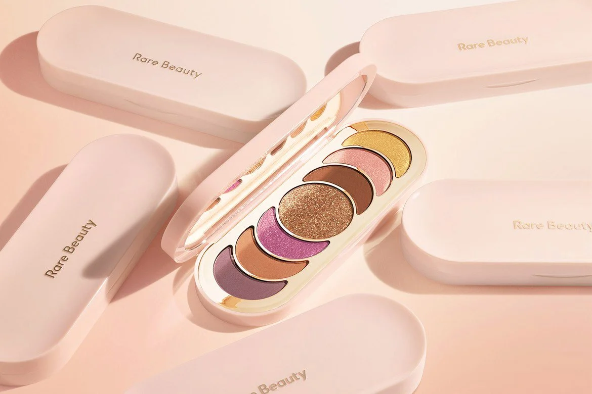 https___hypebeast.com_wp-content_blogs.dir_6_files_2021_04_rare-beauty-selena-gomez-new-eyeshadow-palette-primer-2.jpg