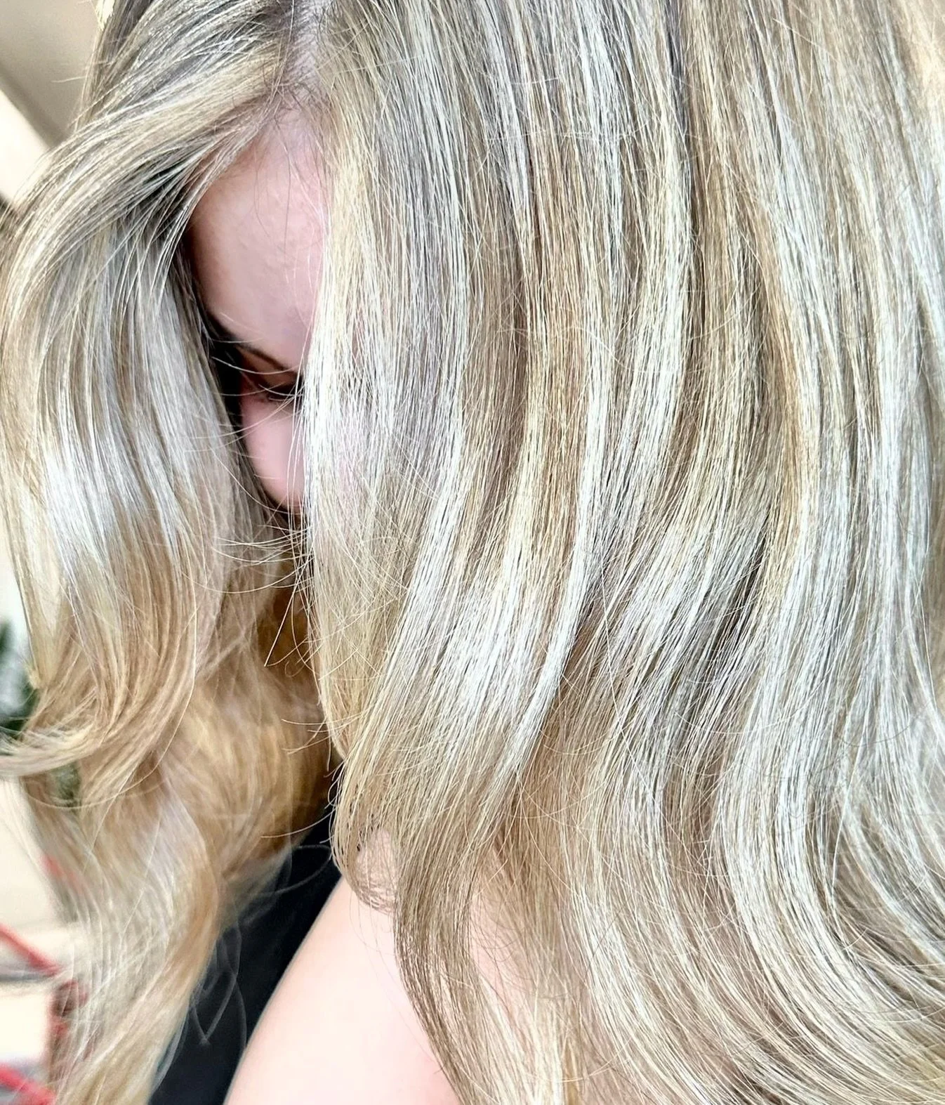 When your blonde is blended so well it speaks for itself.

Soft, luminous, seamless &mdash; the kind of colour that moves beautifully and looks effortless from every angle.

Bh&atilde;va blonde done right. ✨

#BhavaSalon #TeneriffeSalon #BrisbaneHair