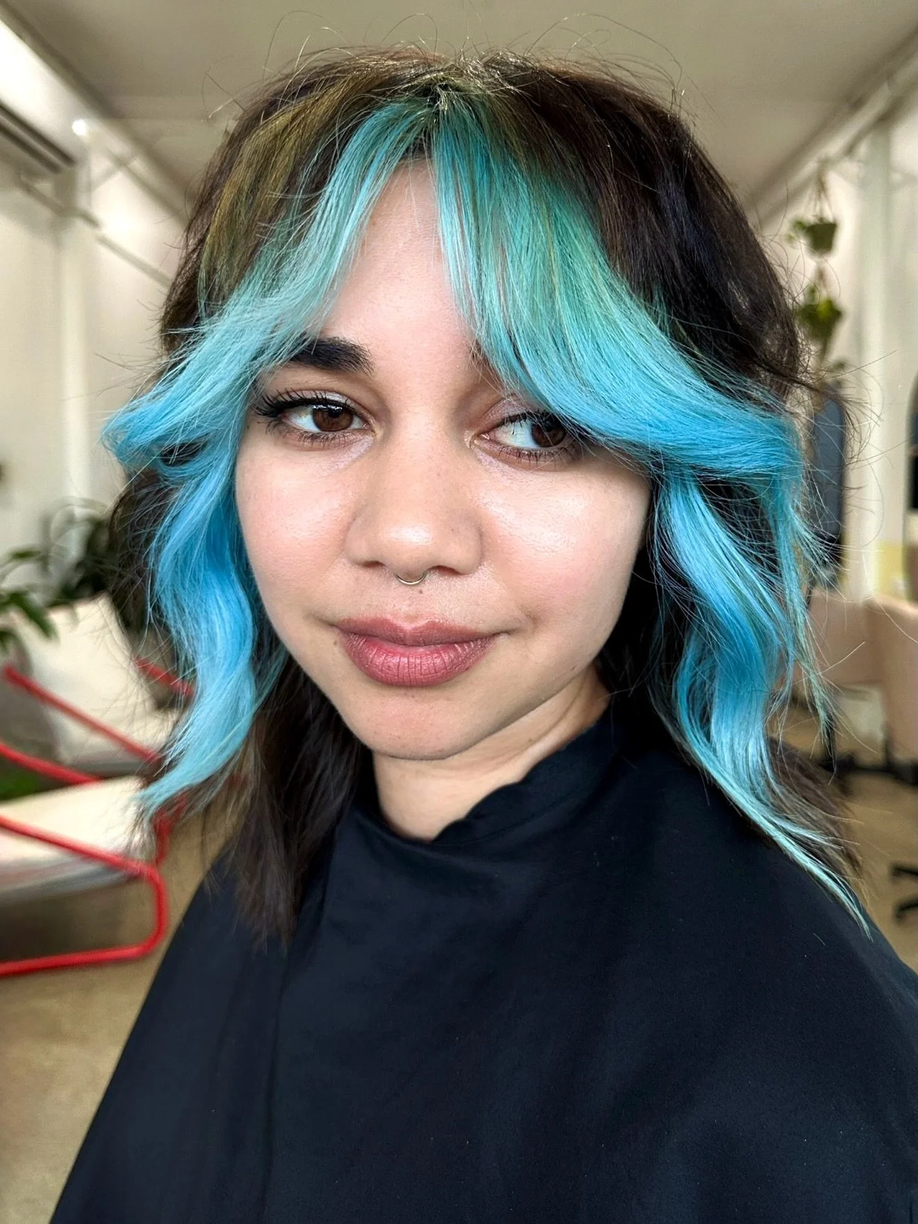 At Bh&atilde;va we don&rsquo;t just do colour&hellip; we craft personalities. @meg_bhavasalon with the magic touch. 💙✨

#BhavaSalon #BrisbaneHair #HairByMeg #CreativeColour #HairTransformation #StyledAtBhava #BrisbaneSalons #QldHair #SalonVibes