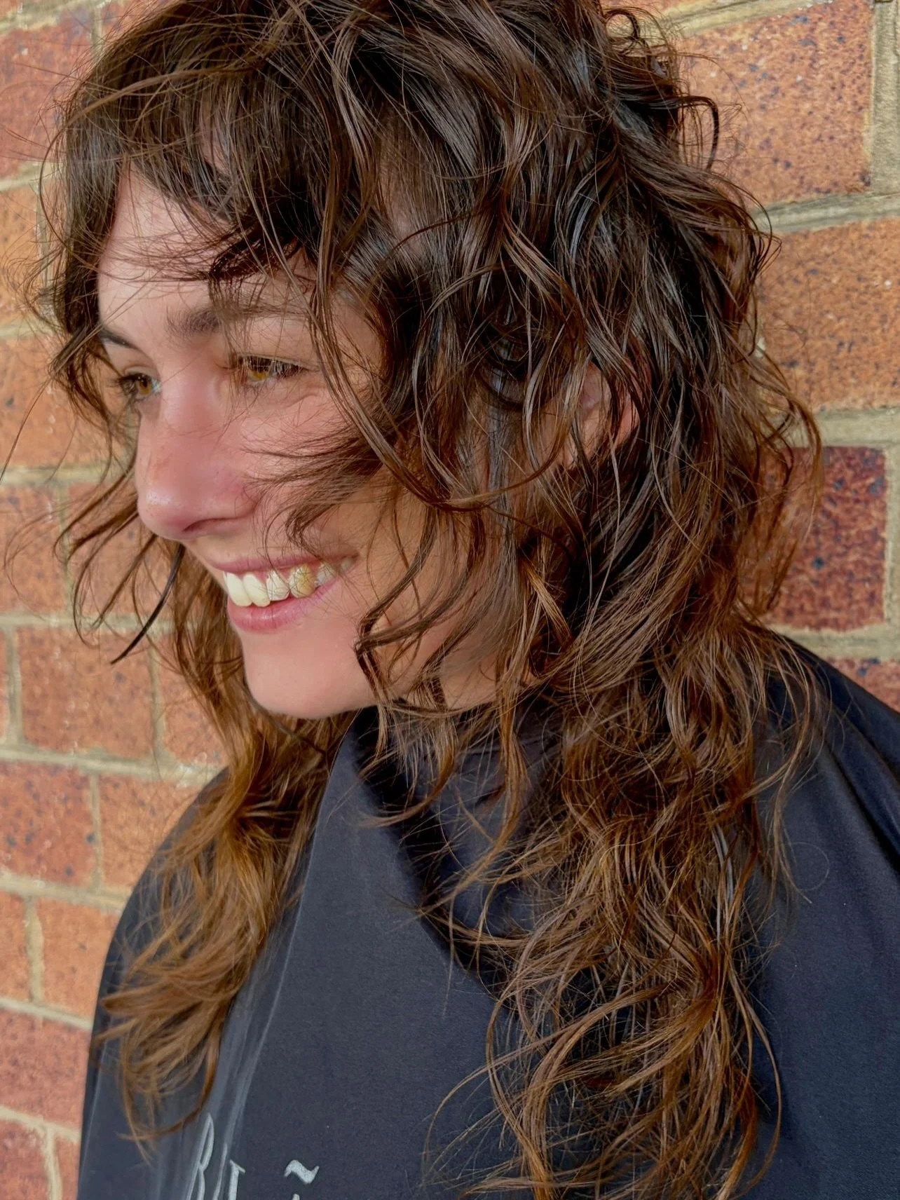 A little wild, in the best way 🤍

Shaggy curls, airy fringe, and that perfectly effortless finish by Danica ✂️ @danica_bhavasalon 

#bhavasalon #curlyshag #brisbanehair #livedinhair