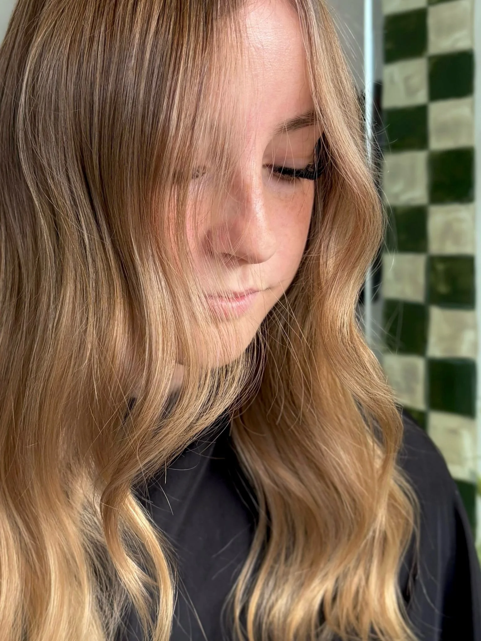 Bringing the warm into winter. 

Don&rsquo;t you love it when Georgia does her thing with this soft, sunlit blonde. 🌞🌊

#BrisbaneBlonde #TeneriffeHair #BhavaSalon #HairByGeorgia #BlondeHairInspo