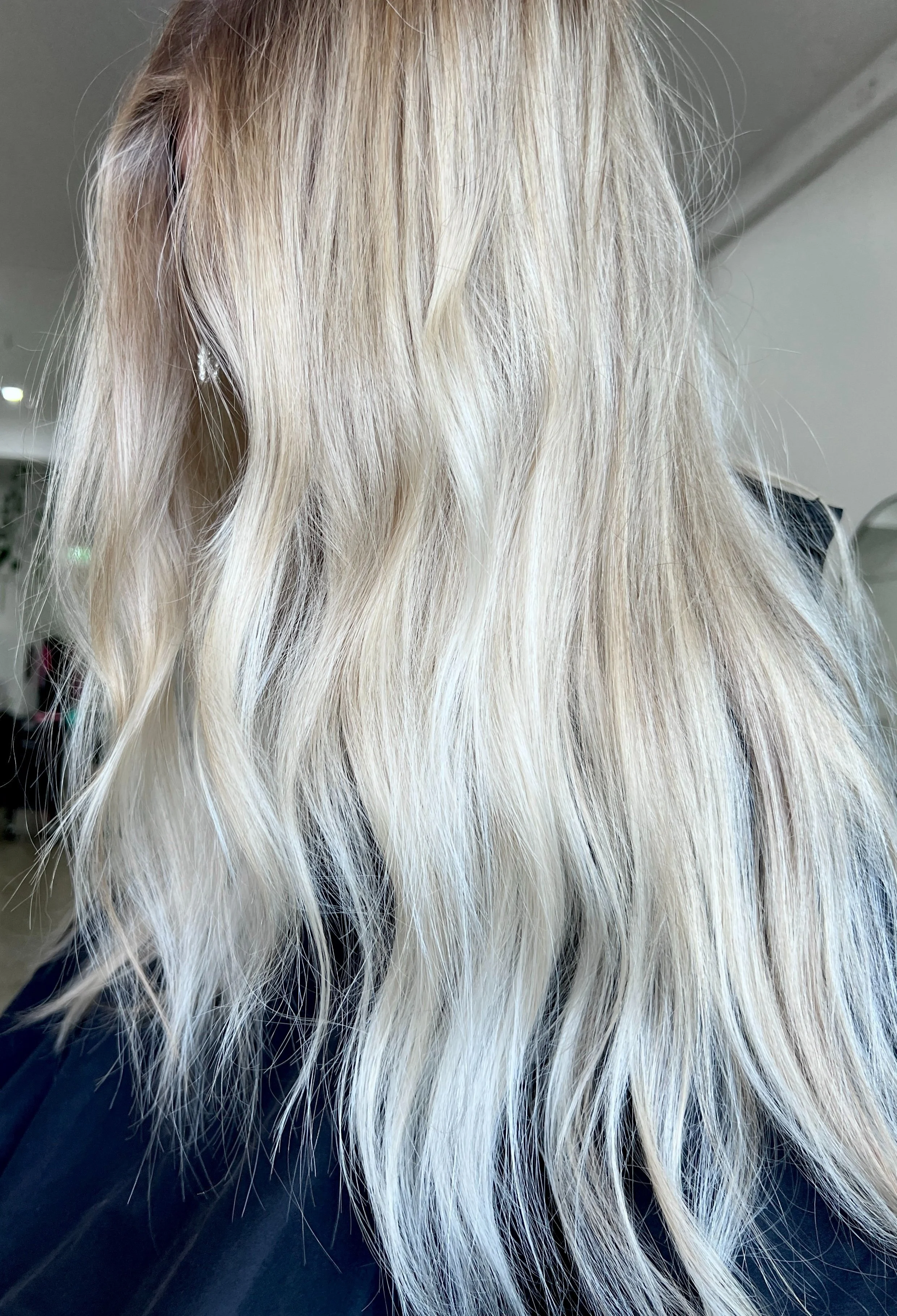 blonde hair extensions weft extensions and itip mircrobead extensions. Brisbane. Bhava salon Teneriffe.