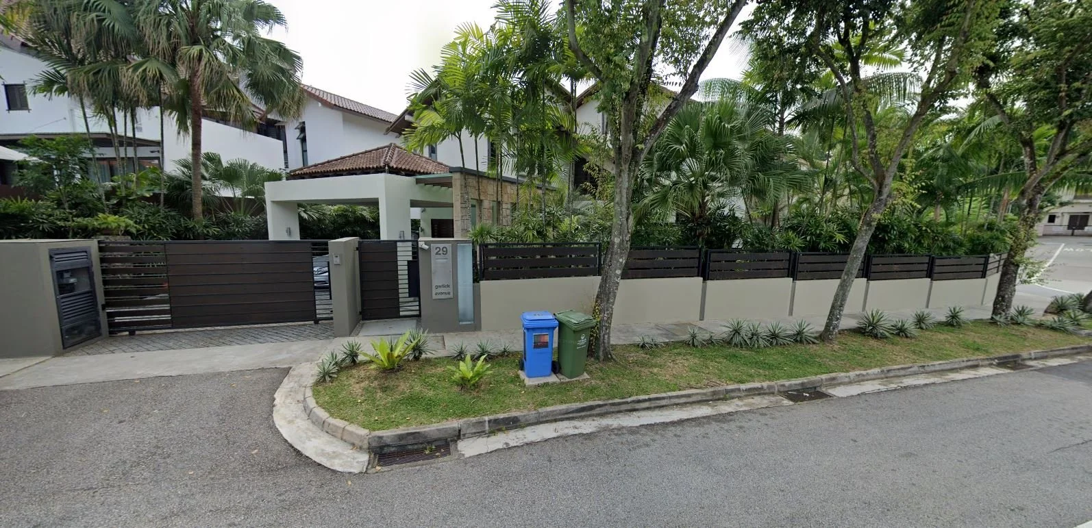 7. 29 Garlick Avenue_1998.JPG