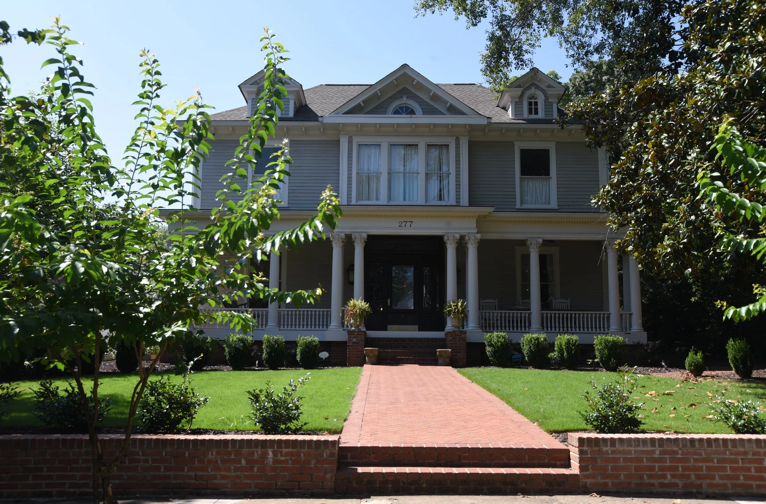 brickwall_house.jpg
