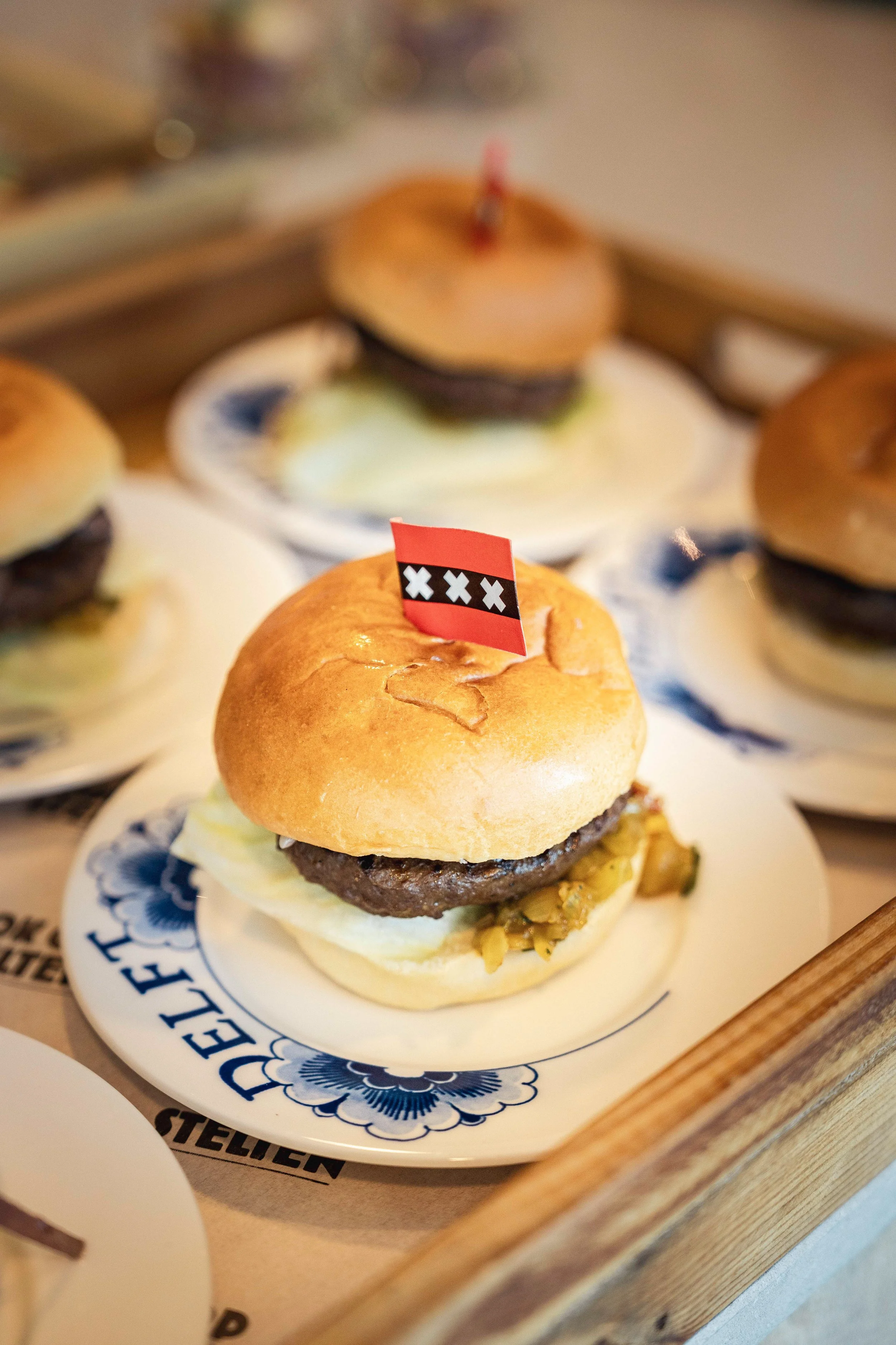 63-LEXENCE_ALUMNI-62 mini burger .jpg