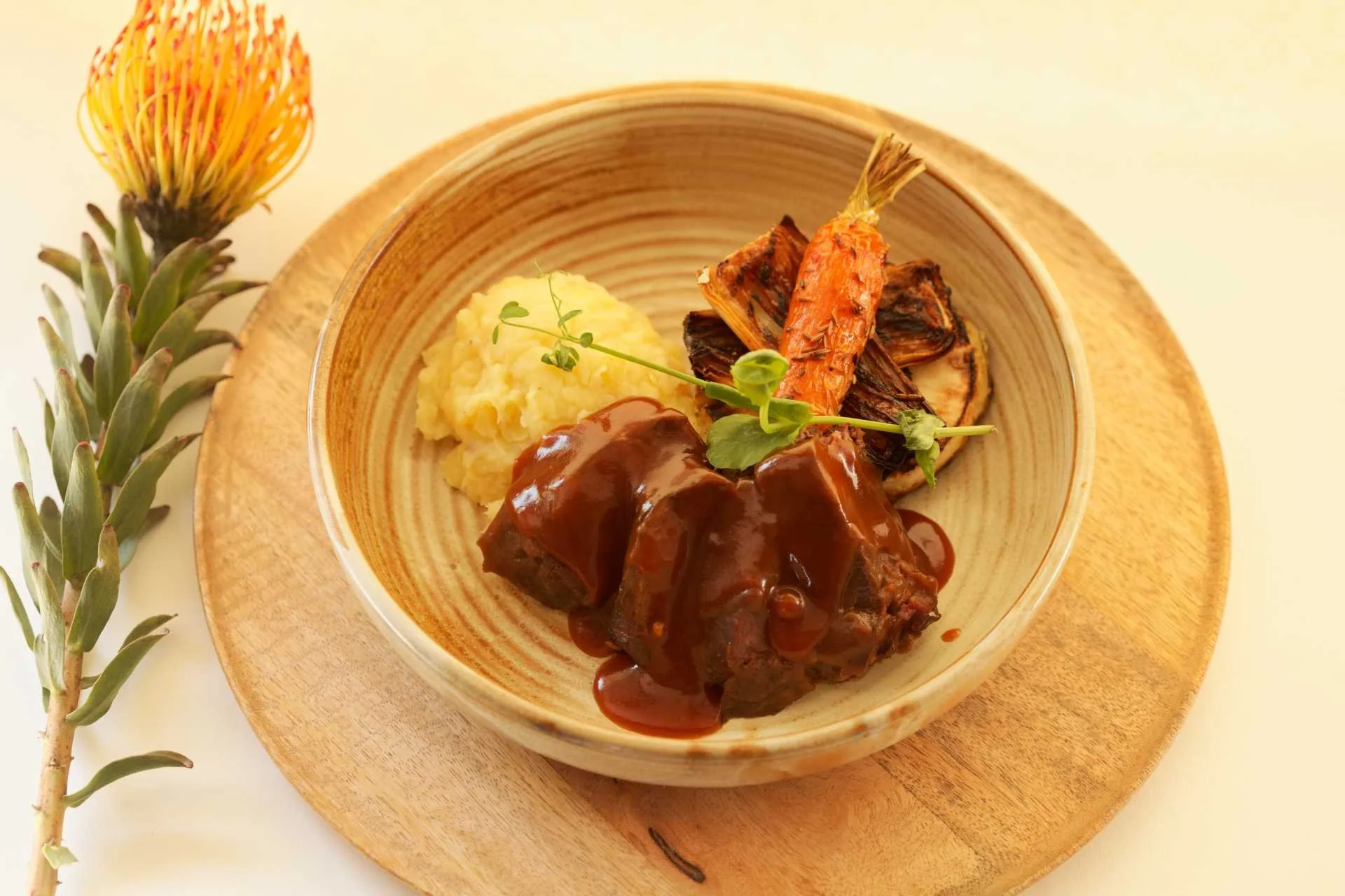 2025-05 hert hete bliksem 2 sit down.jpg