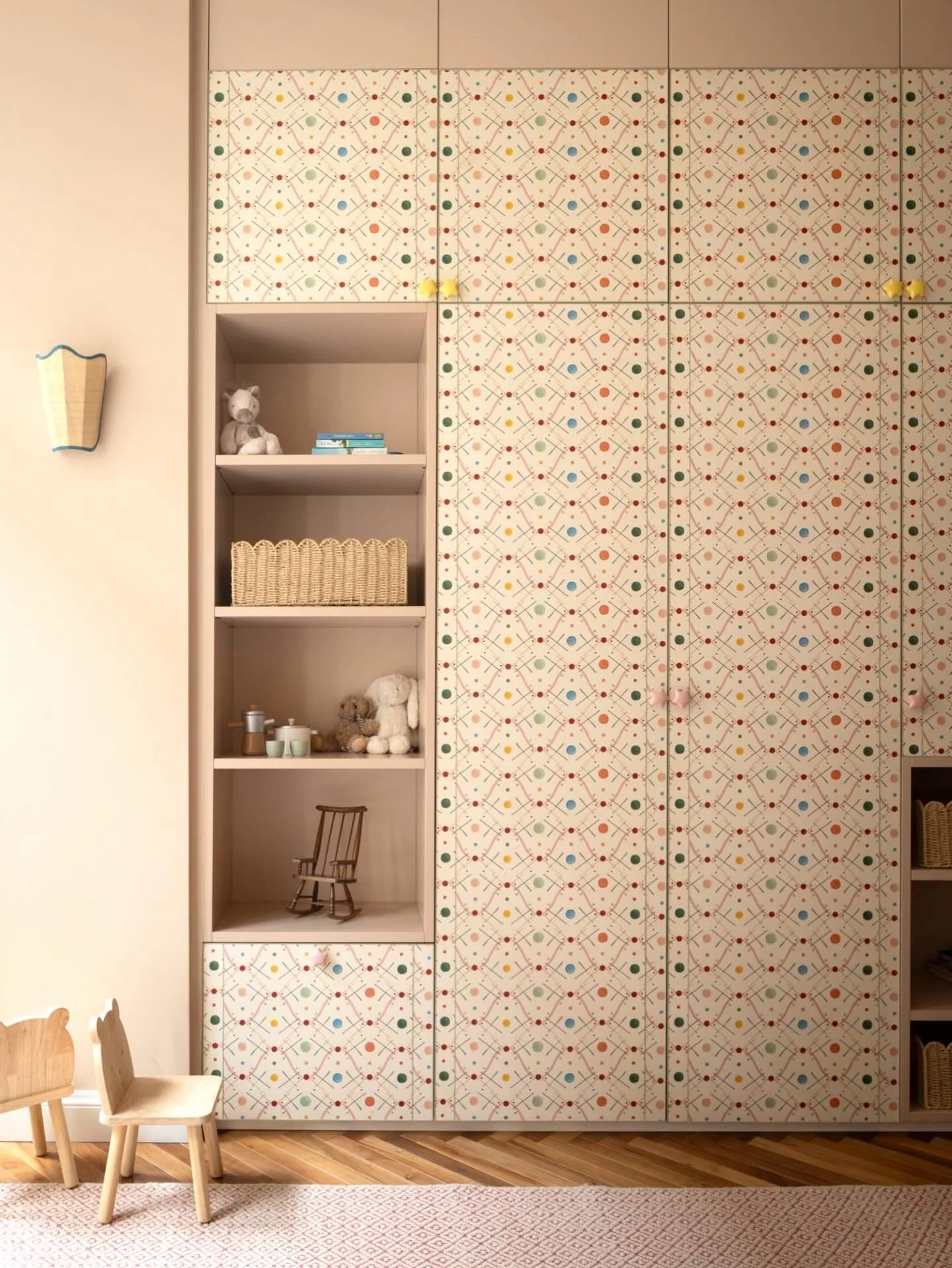 A detail from a little girl&rsquo;s bedroom in our Milan project &mdash; bespoke joinery set within a soft pink scheme, layered with an @ottolinedevries wallpaper for a playful touch.

Photography: @darioborrutophotography