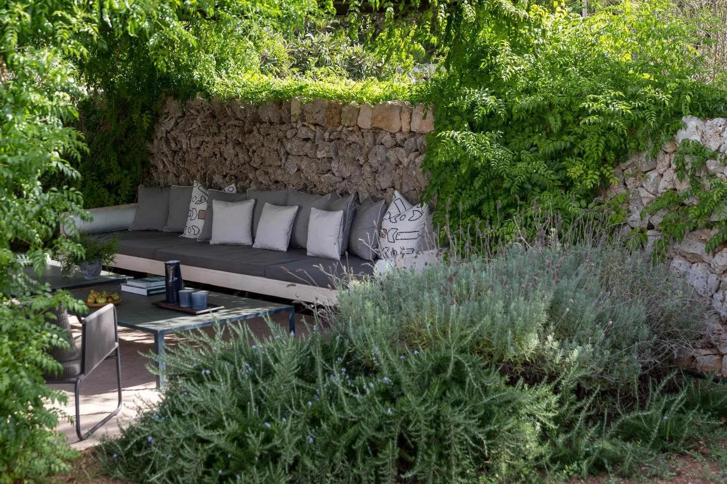 Some more shots from our Menorcan Finca project featured on @ad_italia.

A home shaped by natural textures, sun-washed tones and the quiet rhythm of island living.

Photography: @edmund_dabney