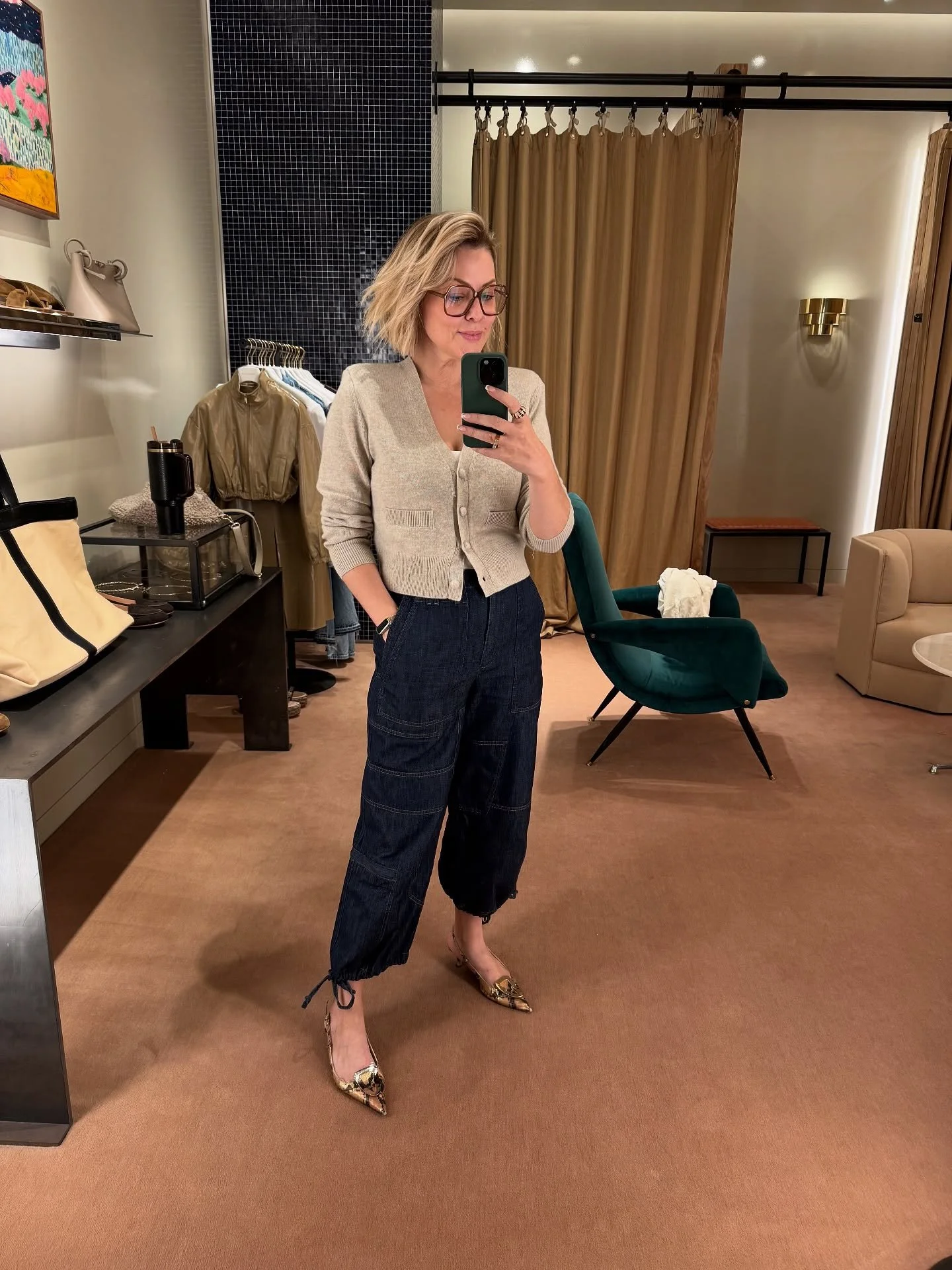 @scanlantheodore I love you 🫶🏼

Also decided on my morning walk to chop my hair shorter. I&rsquo;m one of those people that when I decide something I become quite impatient and want it done asap 🙊

I&rsquo;m staying down in Chelsea with mum right 