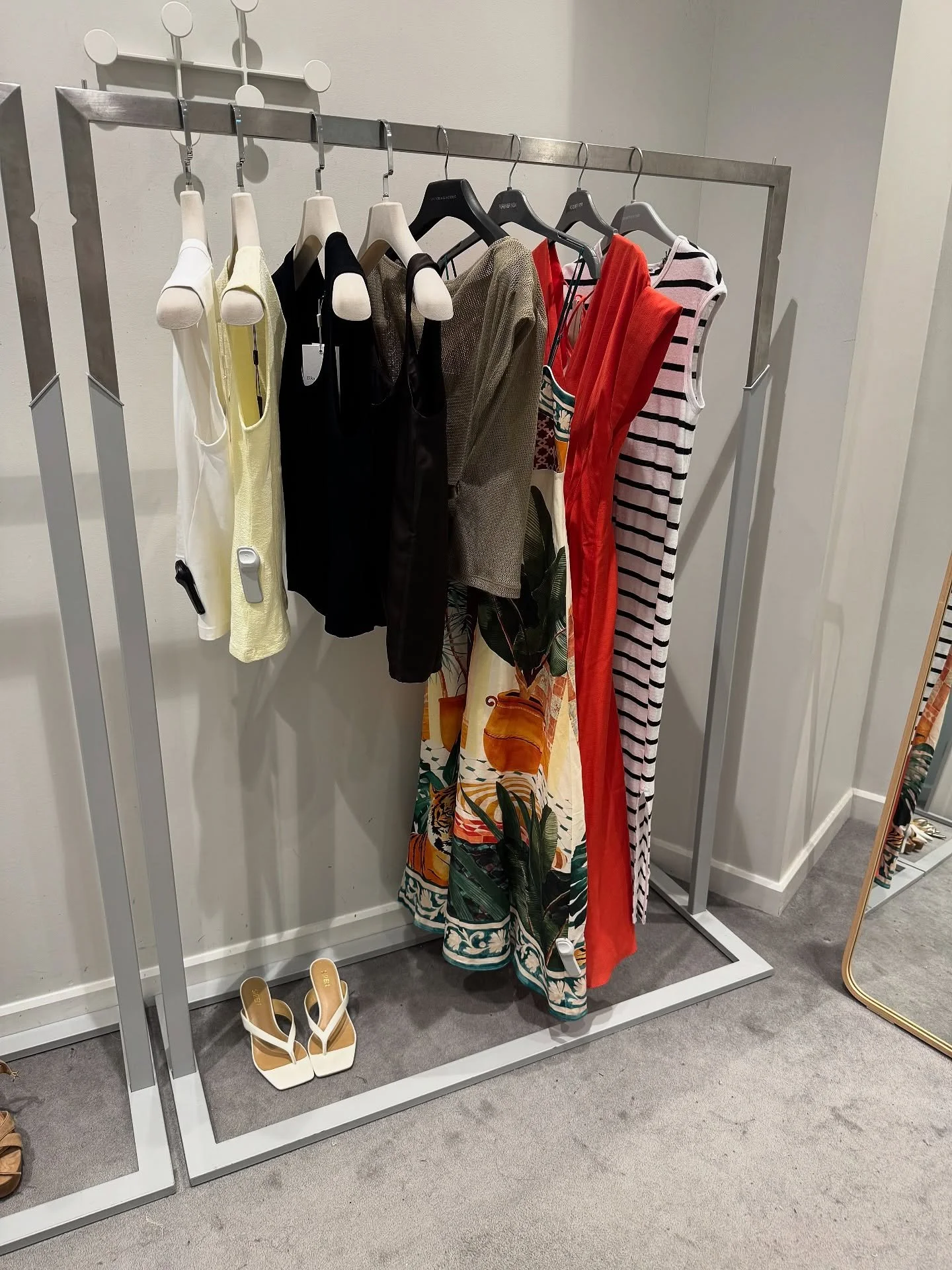 Lots of textures, easy go to&rsquo;s, lots of neutrals with a few pops of colour, no settling and no mumsie 😉

Productive session with lots of hi-fives, cup is full 🥰