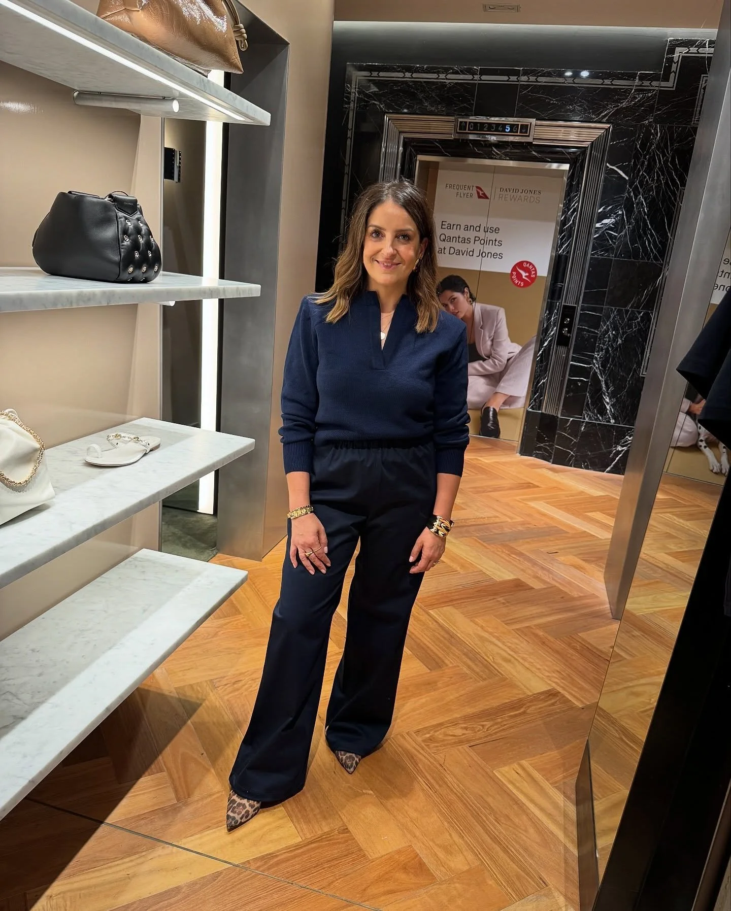 💎 How to Elevate a Simple Outfit &mdash; Nancy&rsquo;s Look @scanlantheodore 

Sometimes impact isn&rsquo;t about more &mdash; it&rsquo;s about how.
 Nancy shows how small details turn a simple navy outfit into something unforgettable.

🎯 Here&rsqu