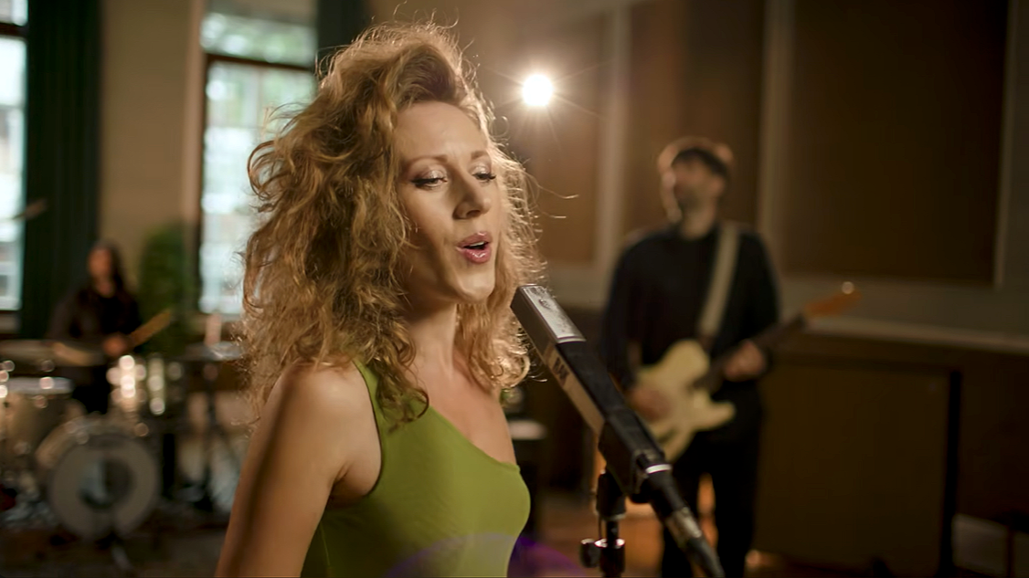 Jessica Sweetman "Oh Why" Music Video 1