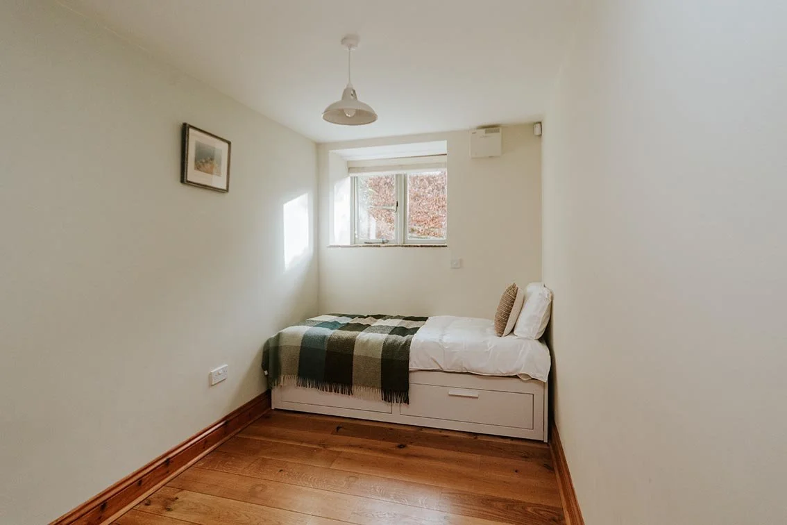 139-sugar-loaf-retreats-old-cider-mill-bedroom.jpg
