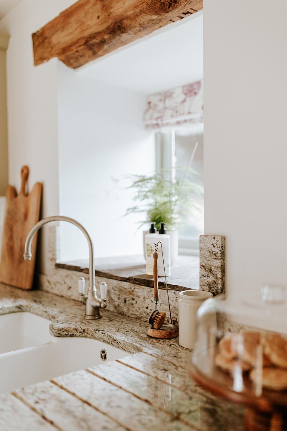 99-sugar-loaf-retreats-old-cider-mill-kitchen.jpg