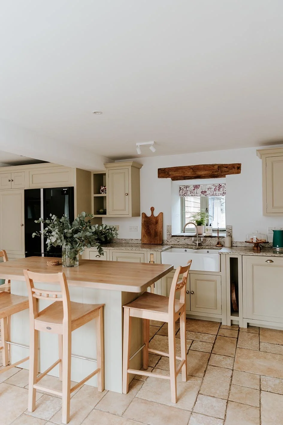 92-sugar-loaf-retreats-old-cider-mill-kitchen.jpg
